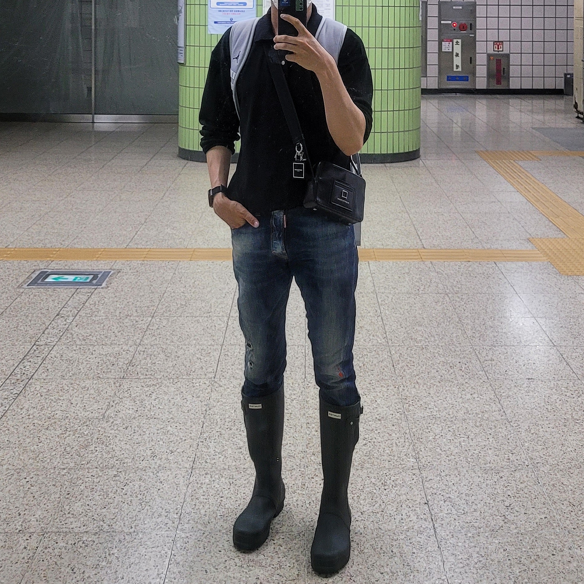 (W) Hunter Original Tall Rain Boots Black, Samsung Galaxy Buds2 Wooyoungmi Edition (Korean Ver.) 착용 스타일