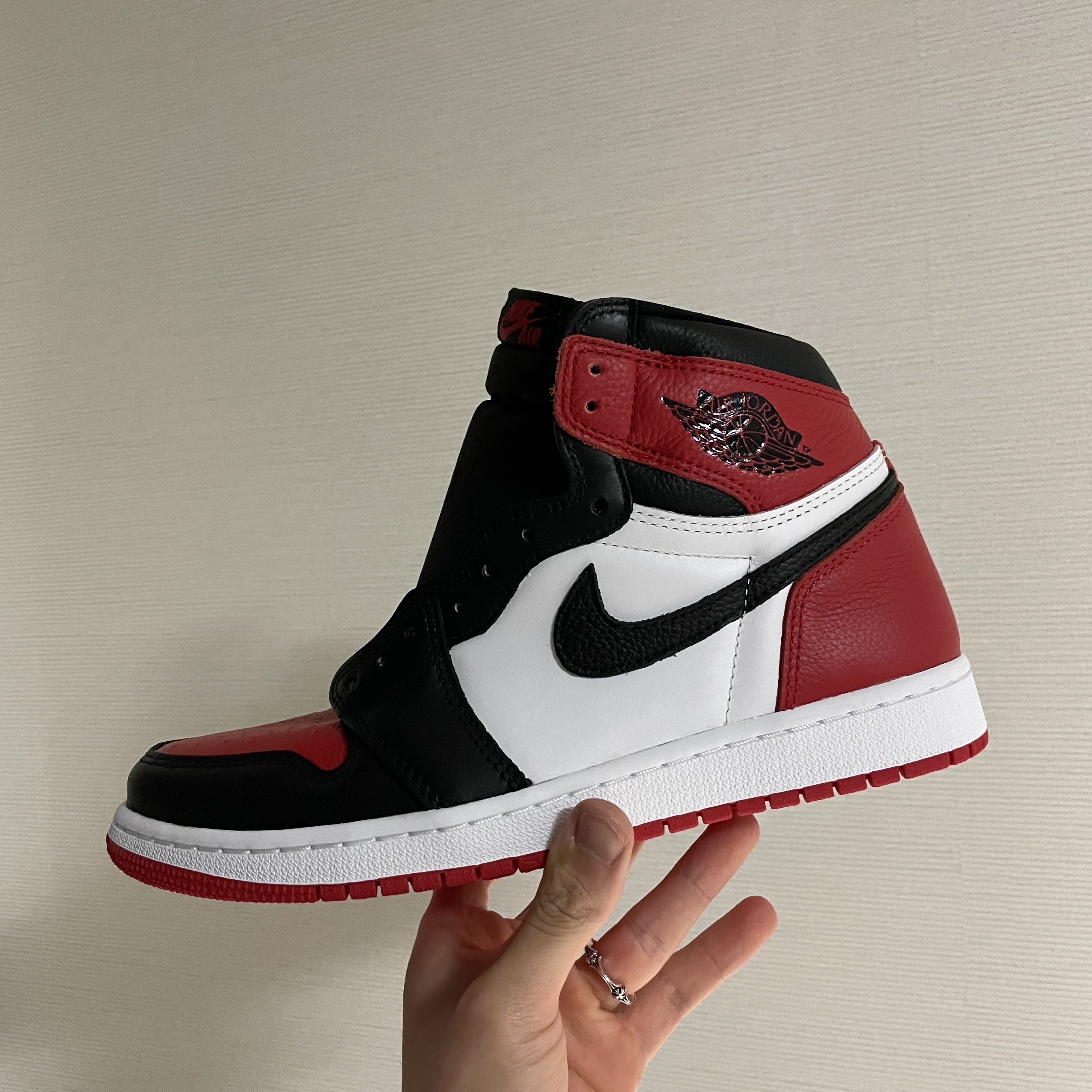 Jordan 1 Mid Chicago 2020, Jordan 1 Retro High OG Heritage 착용 스타일 - 3