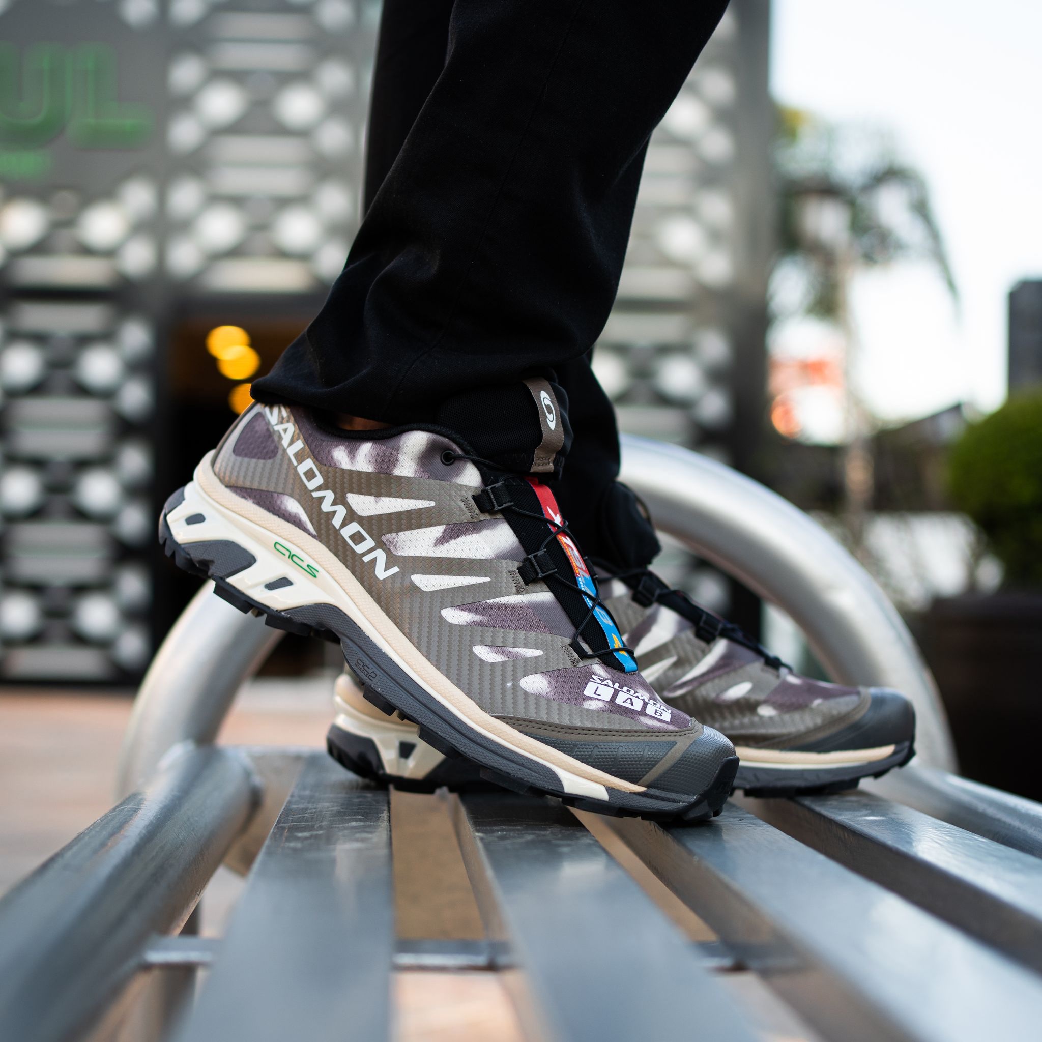 Salomon XT-4 ADV Bungee Cord 착용 스타일 - 1