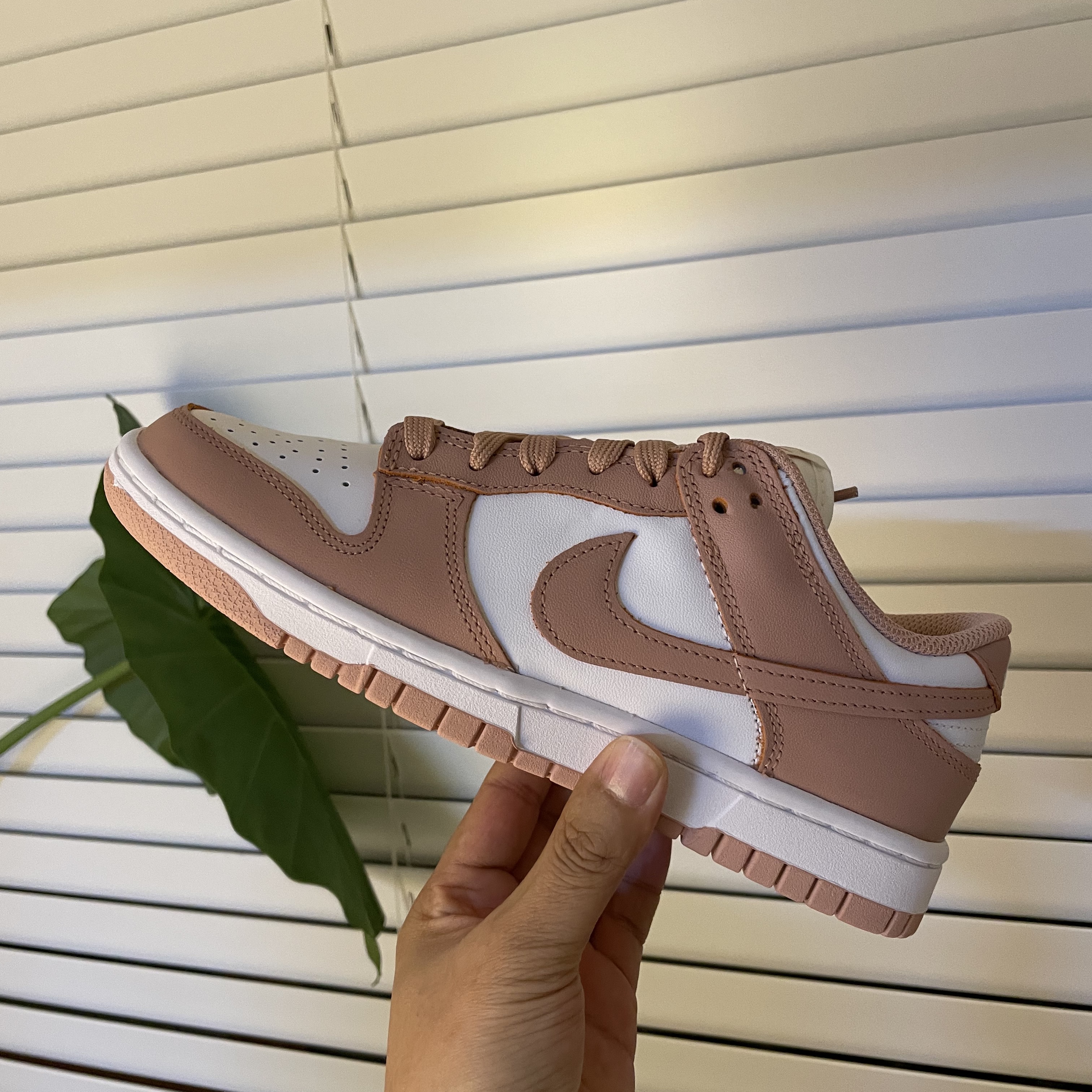(W) Nike Dunk Low Rose Whisper 착용 스타일 - 1