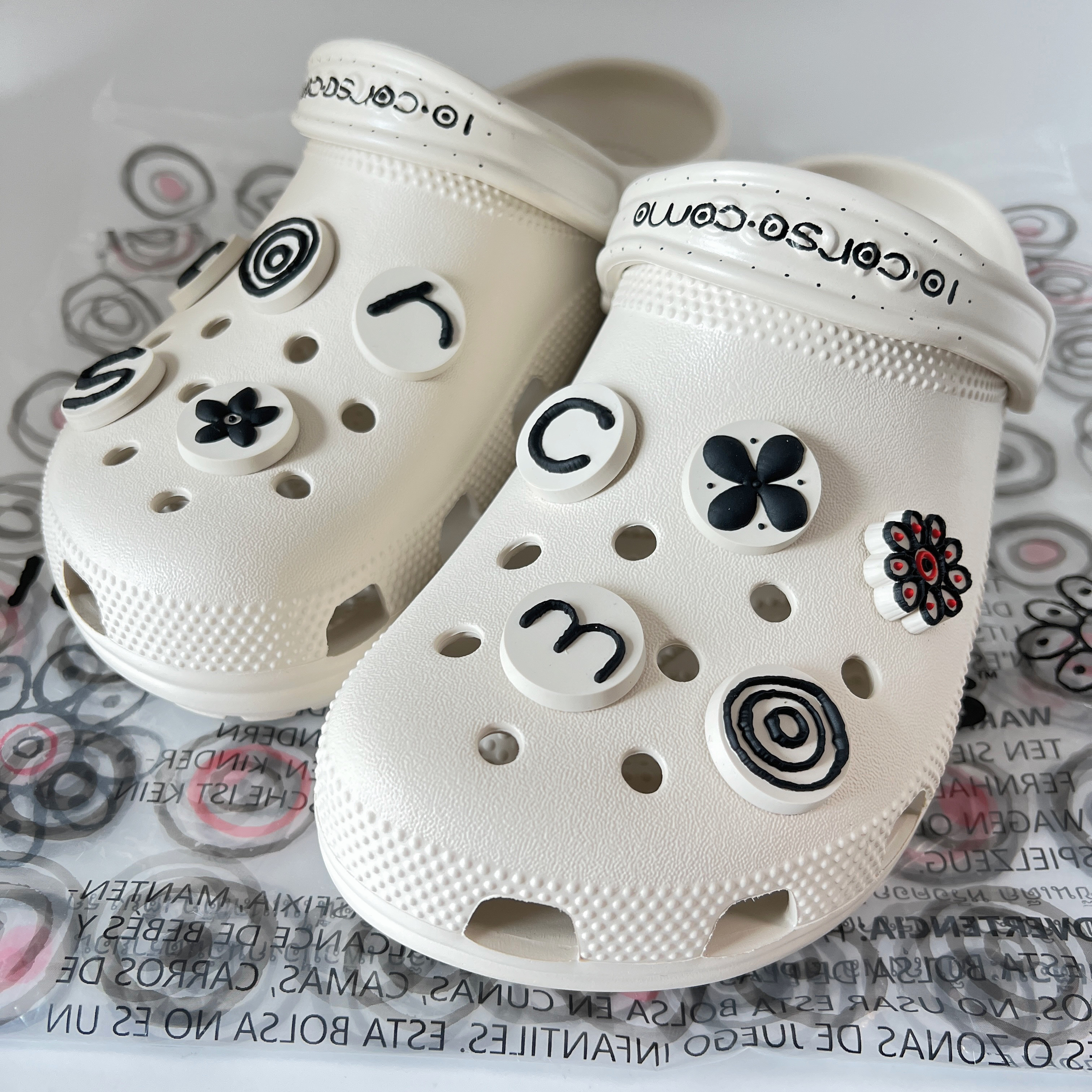Crocs x 10 Corso Como Classic Clog Stucco 착용 스타일