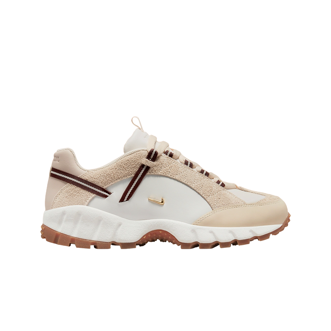 나이키 x 자크뮈스 에어 휴마라 LX 라이트 본 앤 골드(Nike x Jacquemus Air Humara LX Light Bone and Gold)