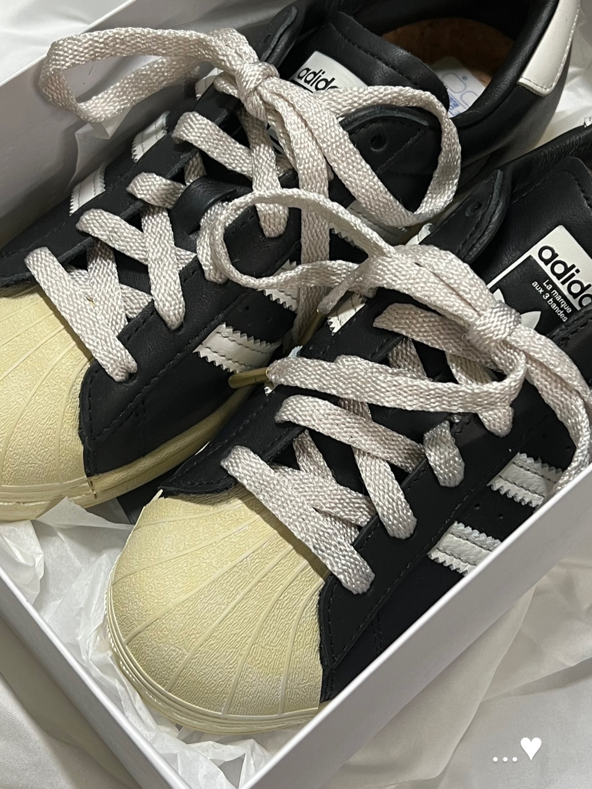 Adidas Superstar Premium Black White 착용 스타일