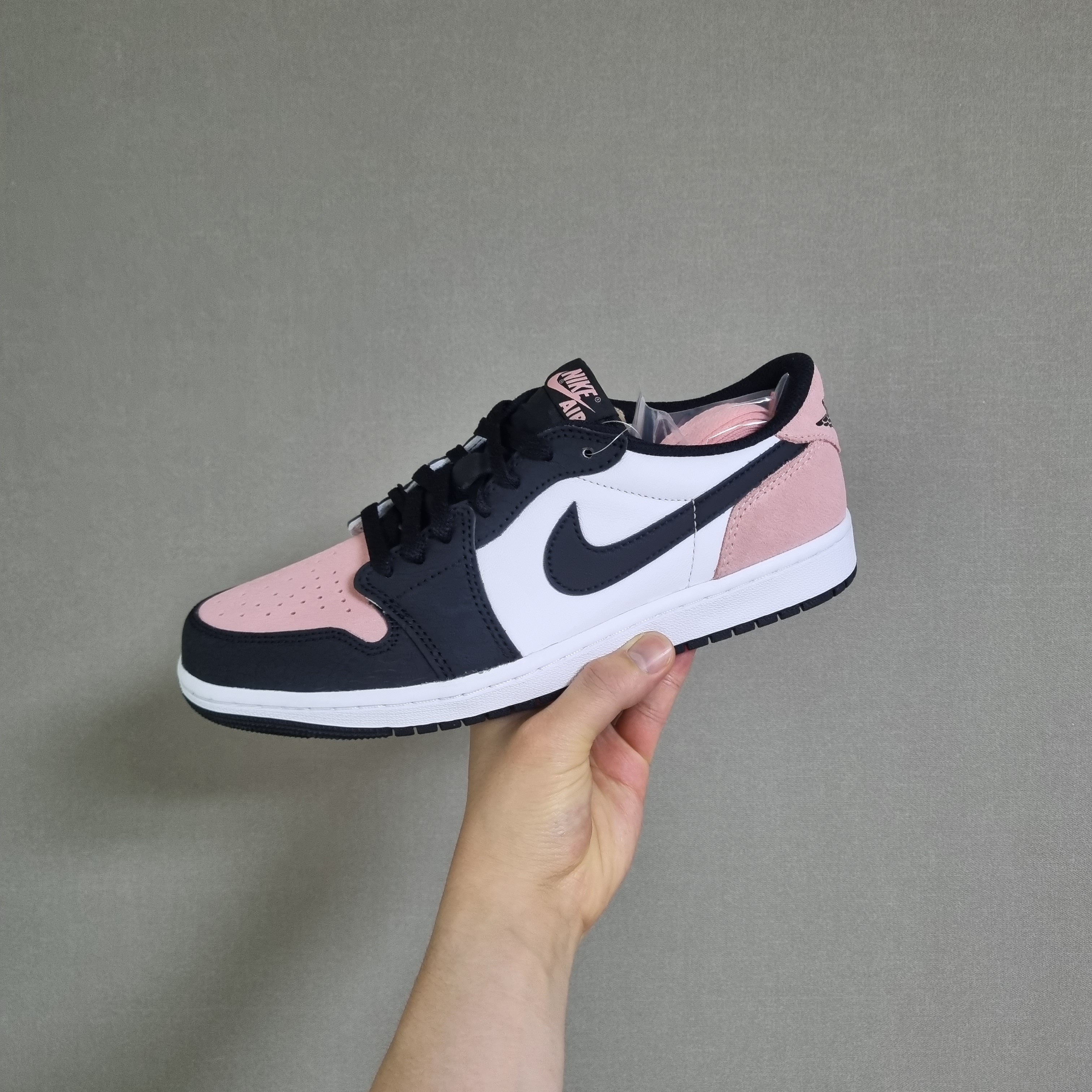 Jordan 1 Retro Low OG Bleached Coral 착용 스타일