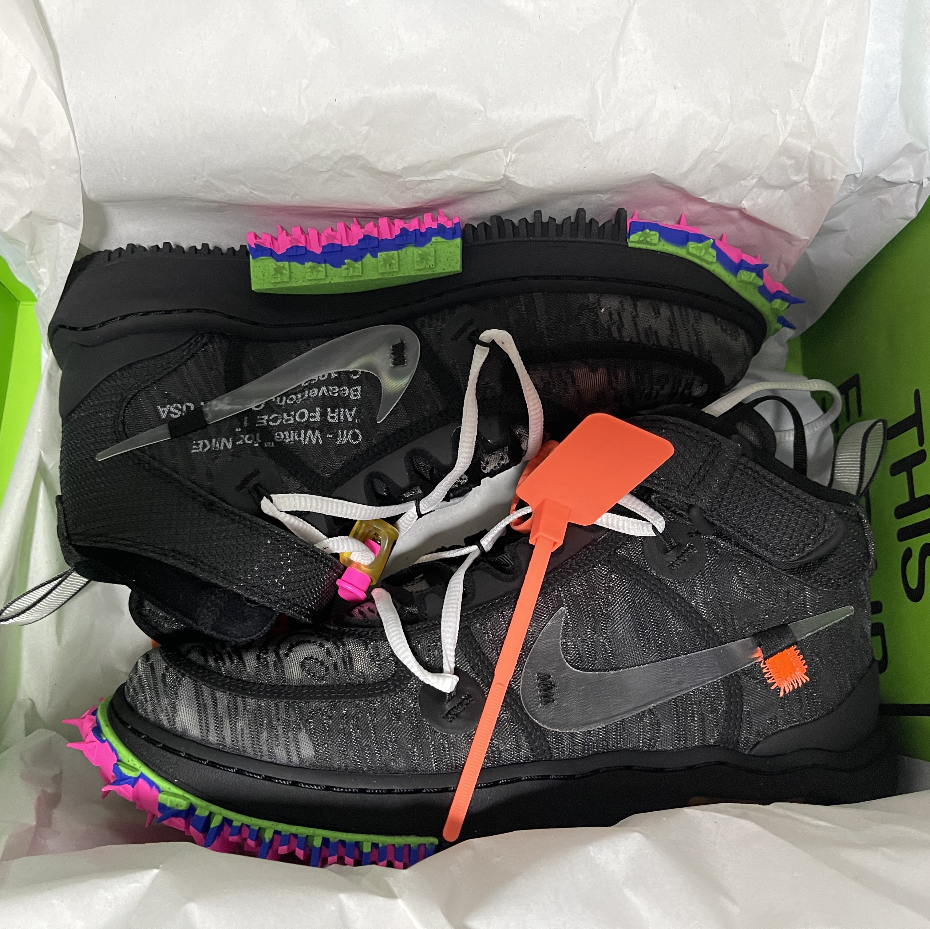 Nike x Off-White Air Force 1 Mid SP Black 착용 스타일