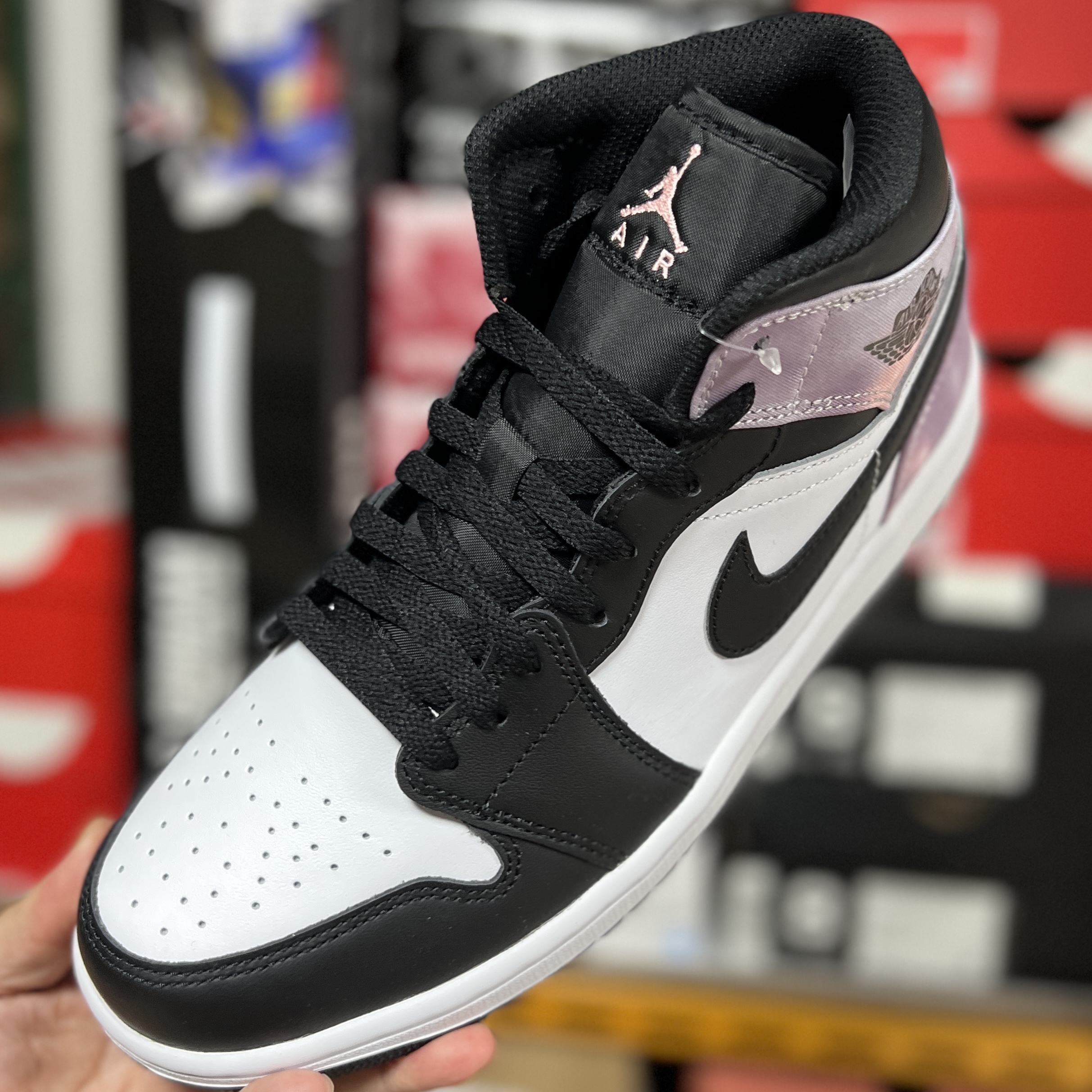Jordan 1 Mid White Black Tie-Dye 착용 스타일 - 1
