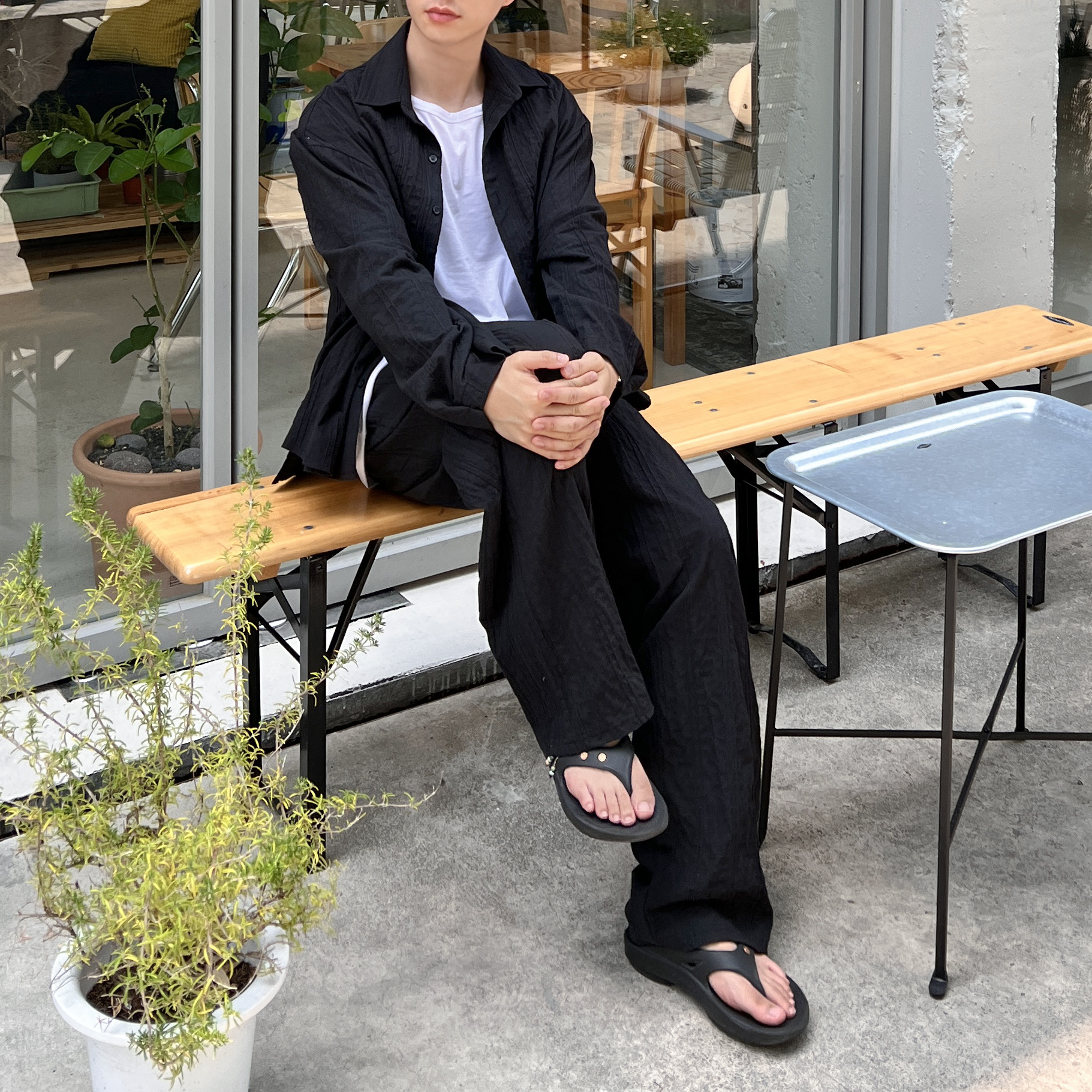 Oofos x Andersson Bell OOriginal Sandal 착용 스타일 - 2