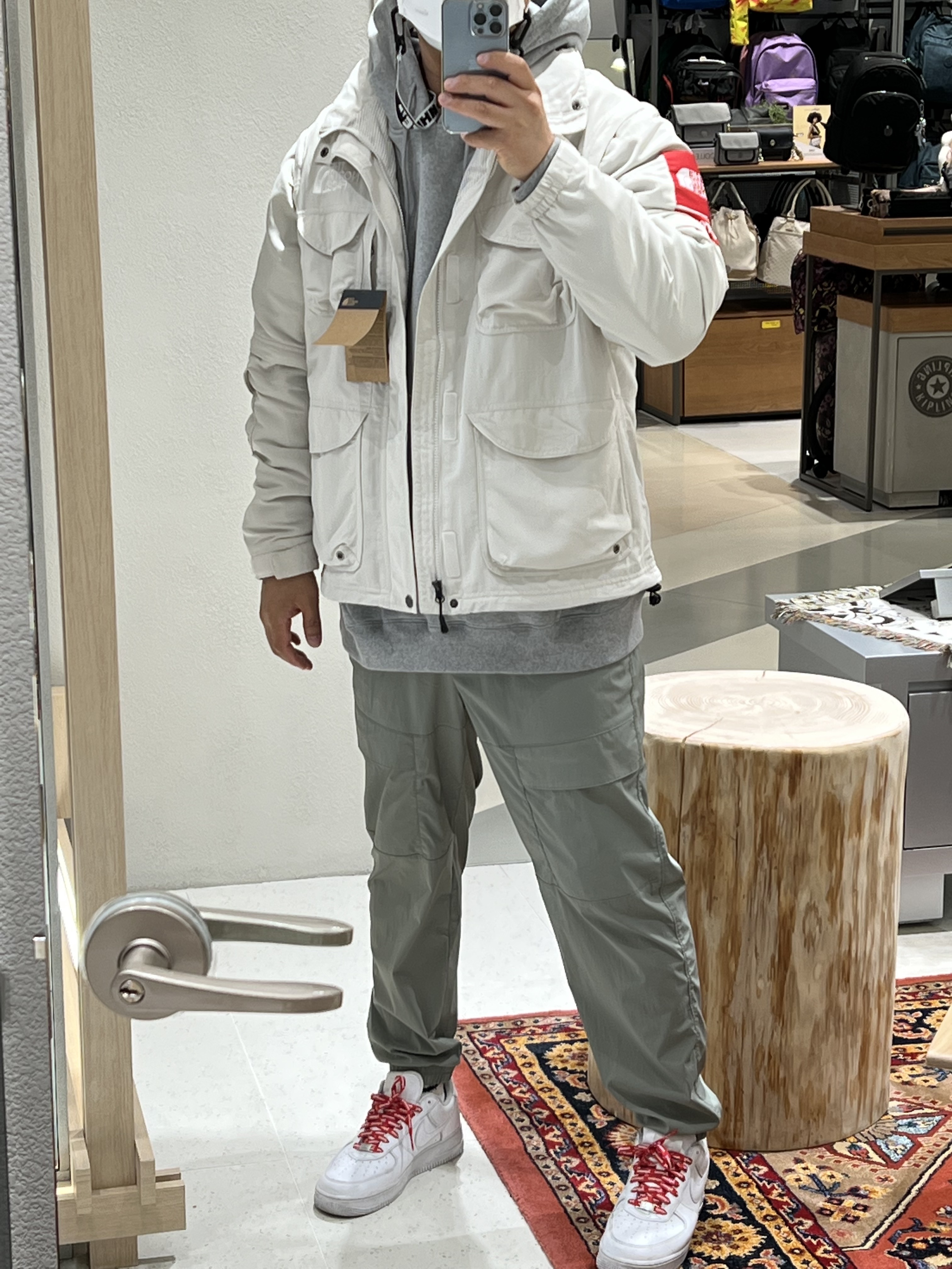 Nike x Supreme Air Force 1 Low White, Supreme x The North Face Trekking Convertible Jacket Stone - 22SS 착용 스타일