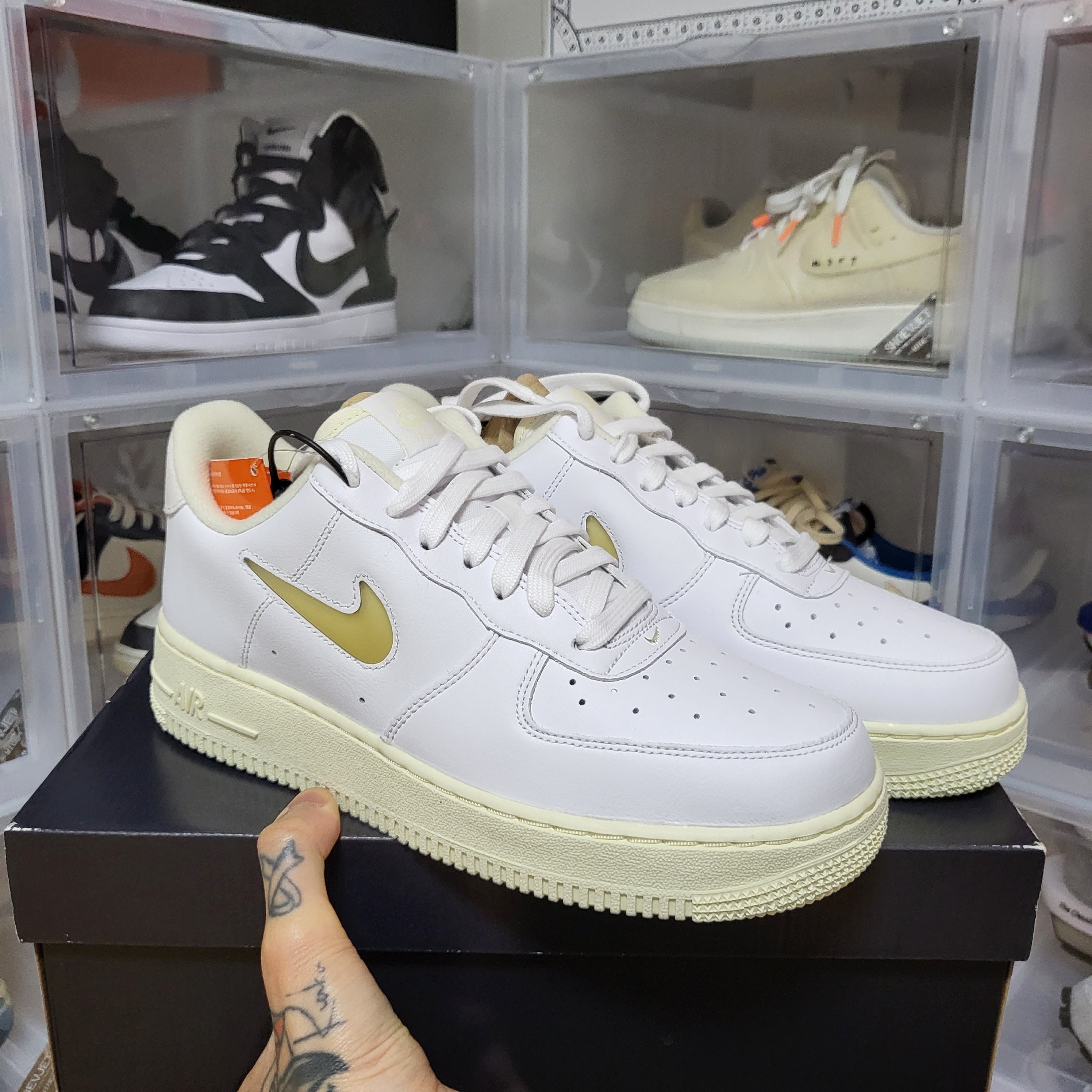 Nike Air Force 1 '07 LX Pale Vanilla 착용 스타일 - 1
