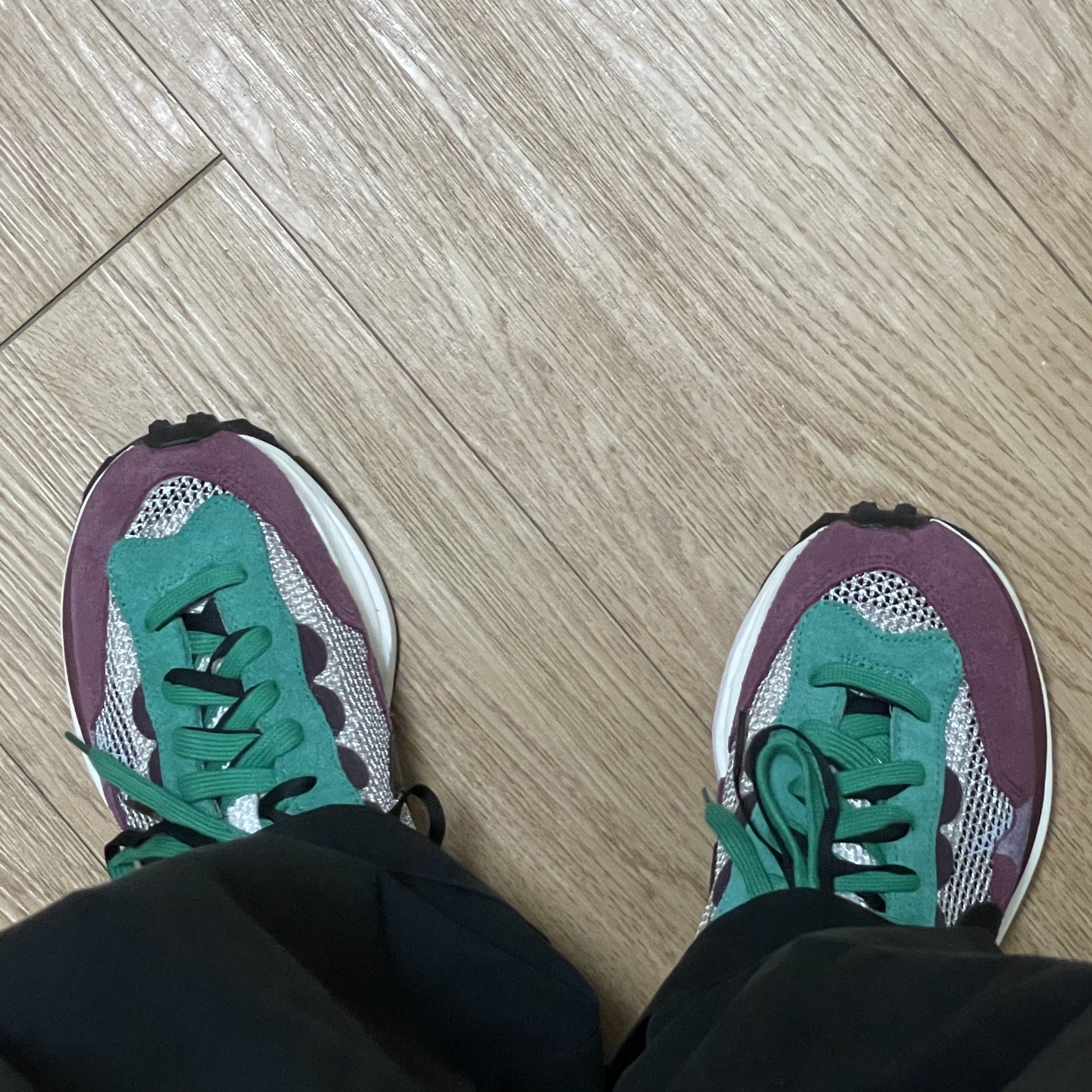 Nike x Sacai VaporWaffle String & Black Villain Red 착용 스타일