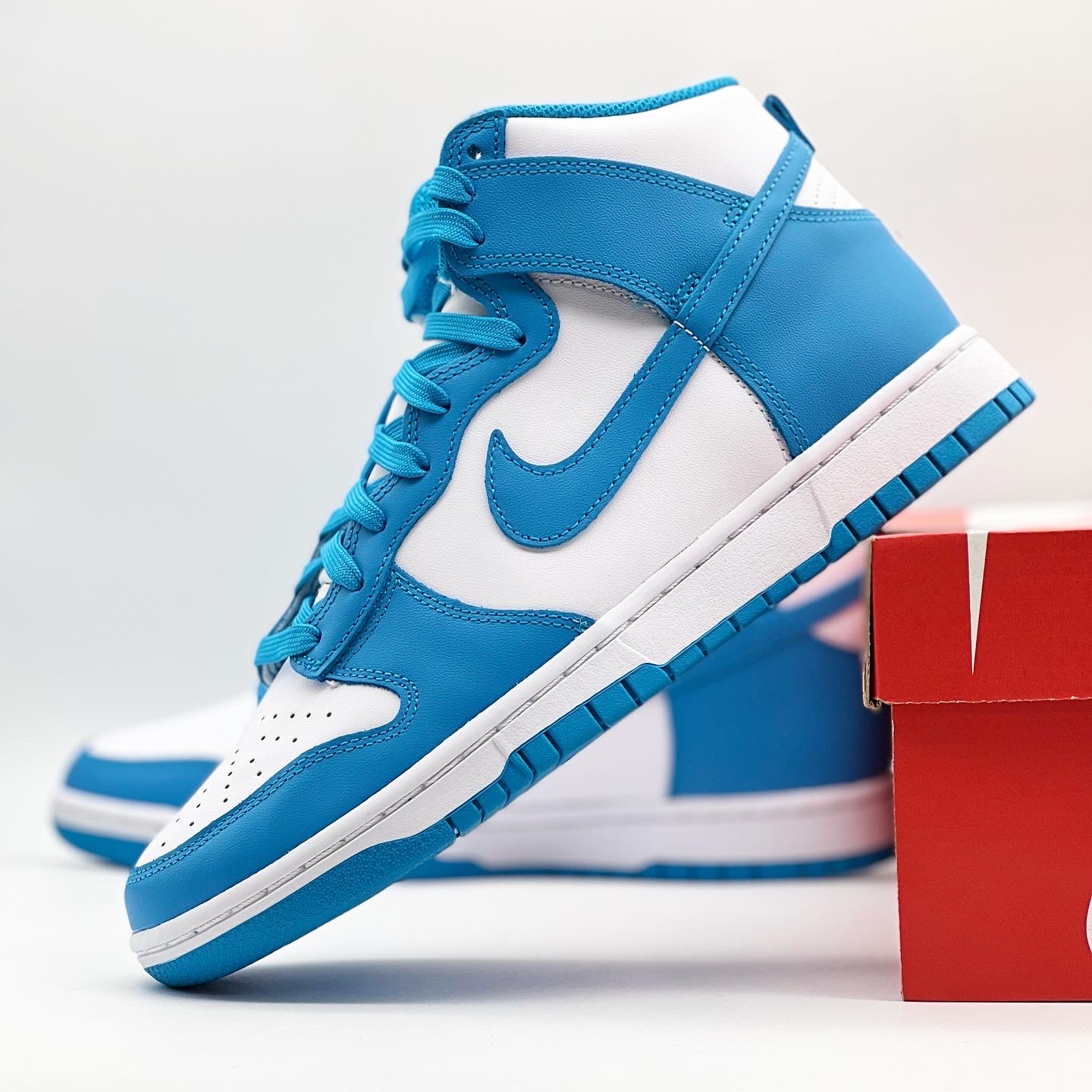 Nike Dunk High Retro Championship Blue 착용 스타일 - 4