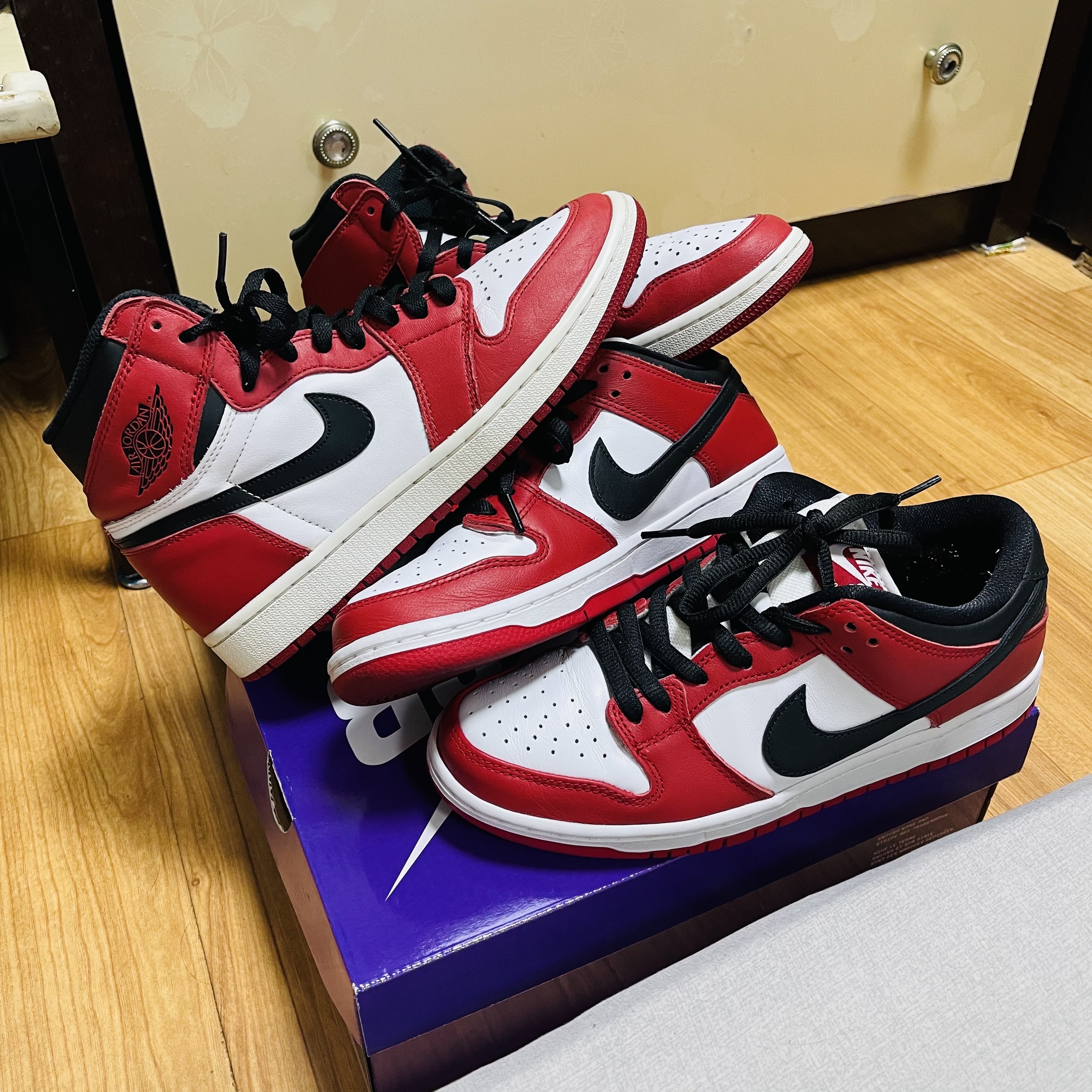 Jordan 1 Retro High OG Chicago 2015, Nike SB Dunk Low Pro Chicago 착용 스타일
