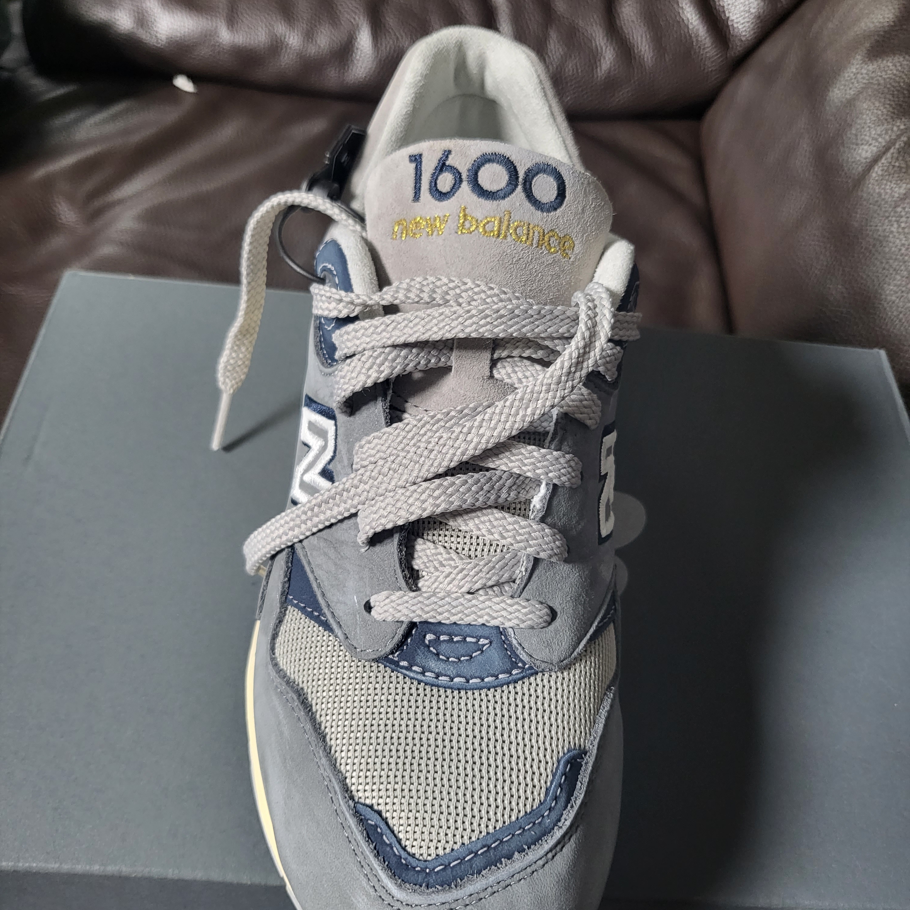 New Balance 1600 Premium Vintage Grey 착용 스타일 - 2