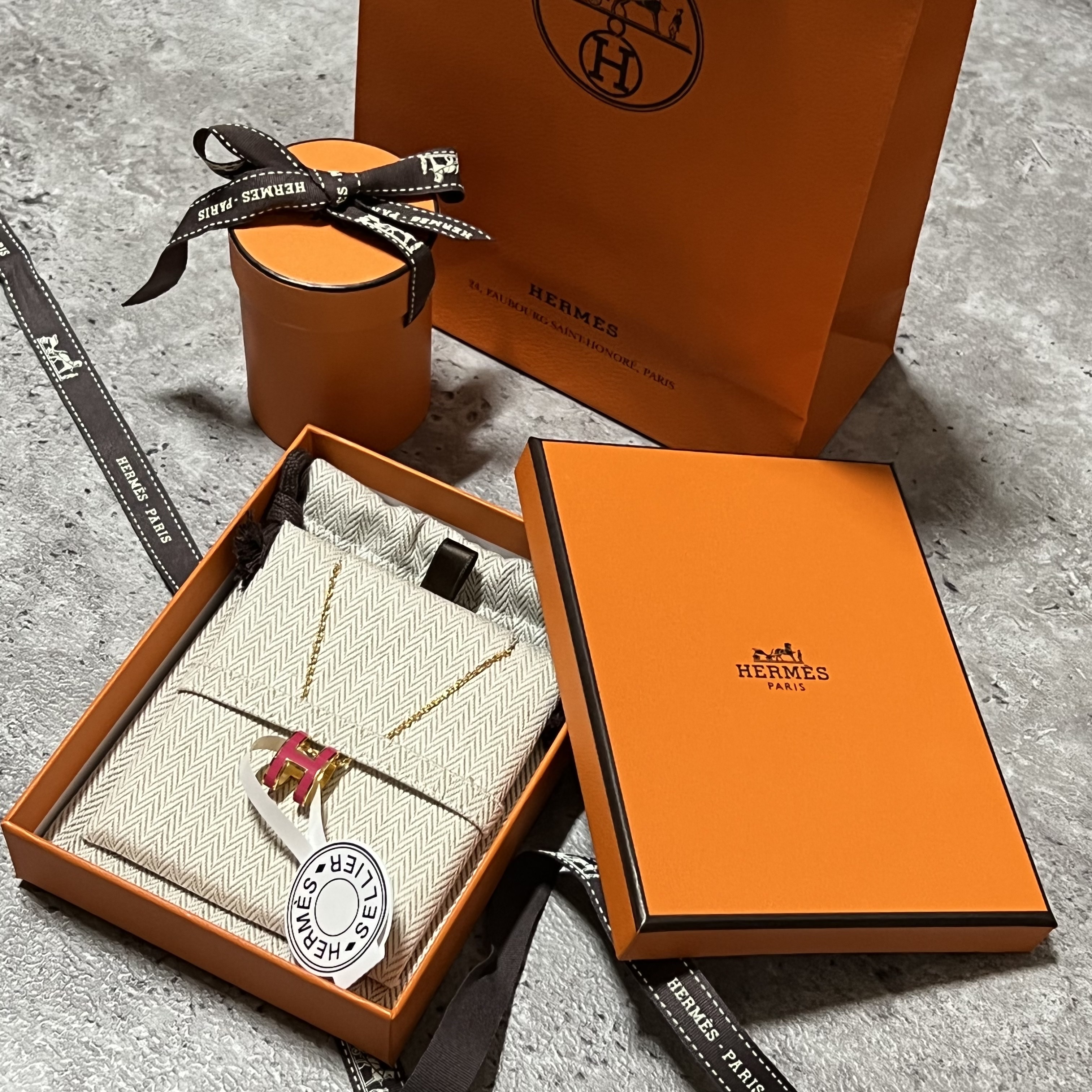 (W) Hermes Pop H Pendant Gold & Rose Extreme 착용 스타일 - 2