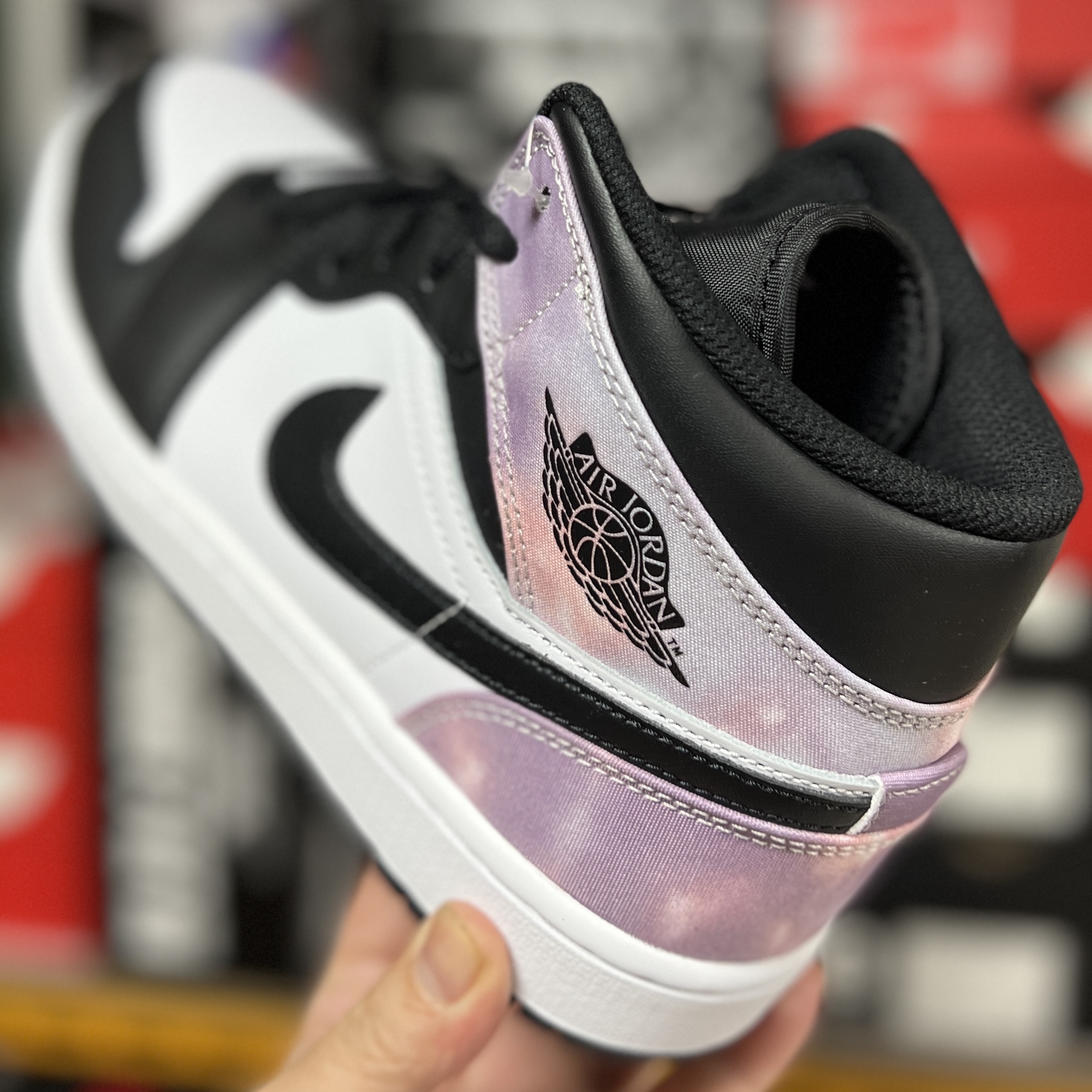 Jordan 1 Mid White Black Tie-Dye 착용 스타일 - 2