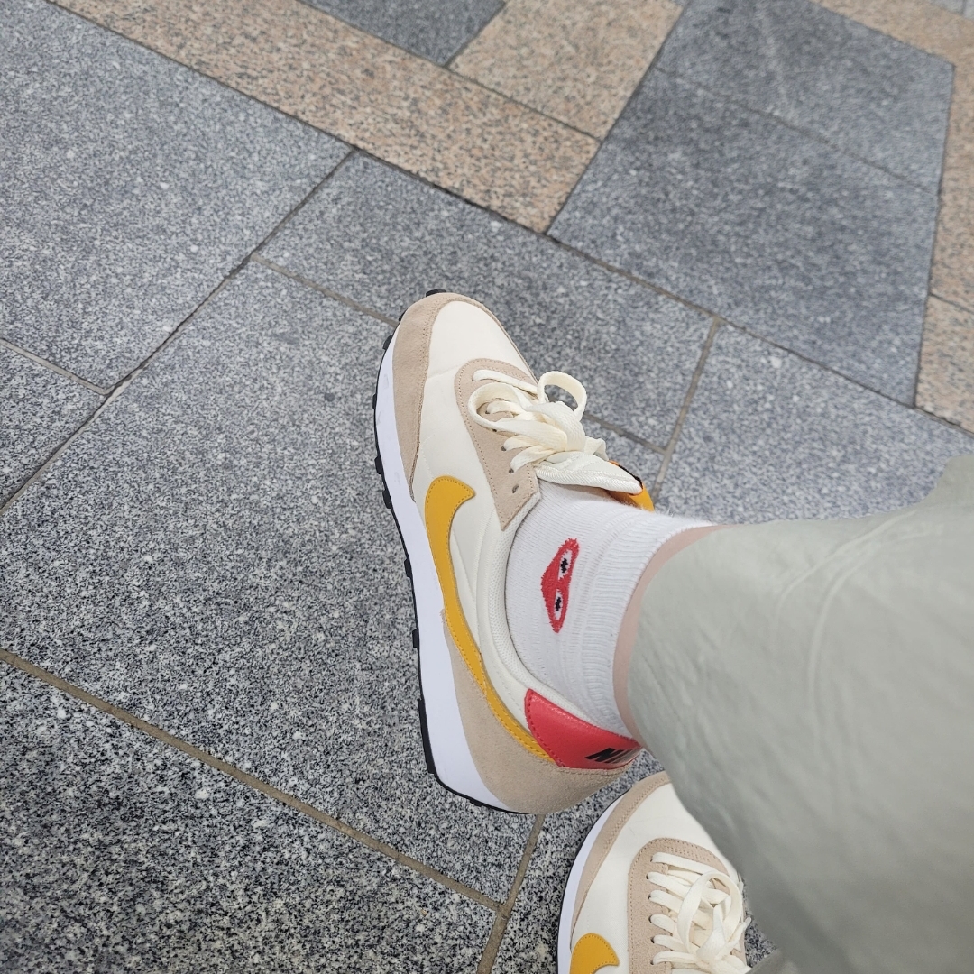 (W) Nike Daybreak Pale Ivory 착용 스타일