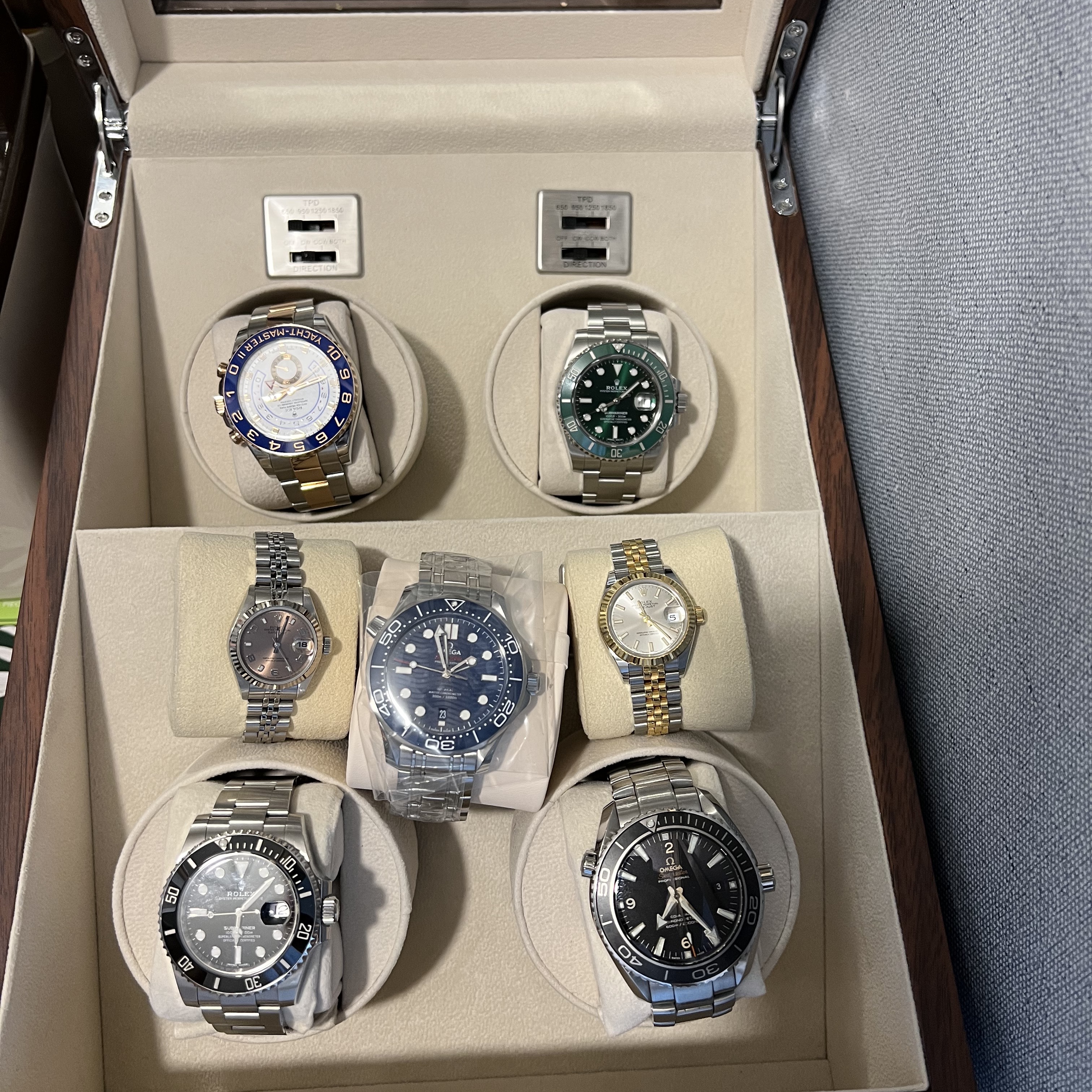 Rolex Submariner Date 41mm 126610LN Black Oyster, Rolex Submariner Date 40mm 116610LV Green Oyster 착용 스타일