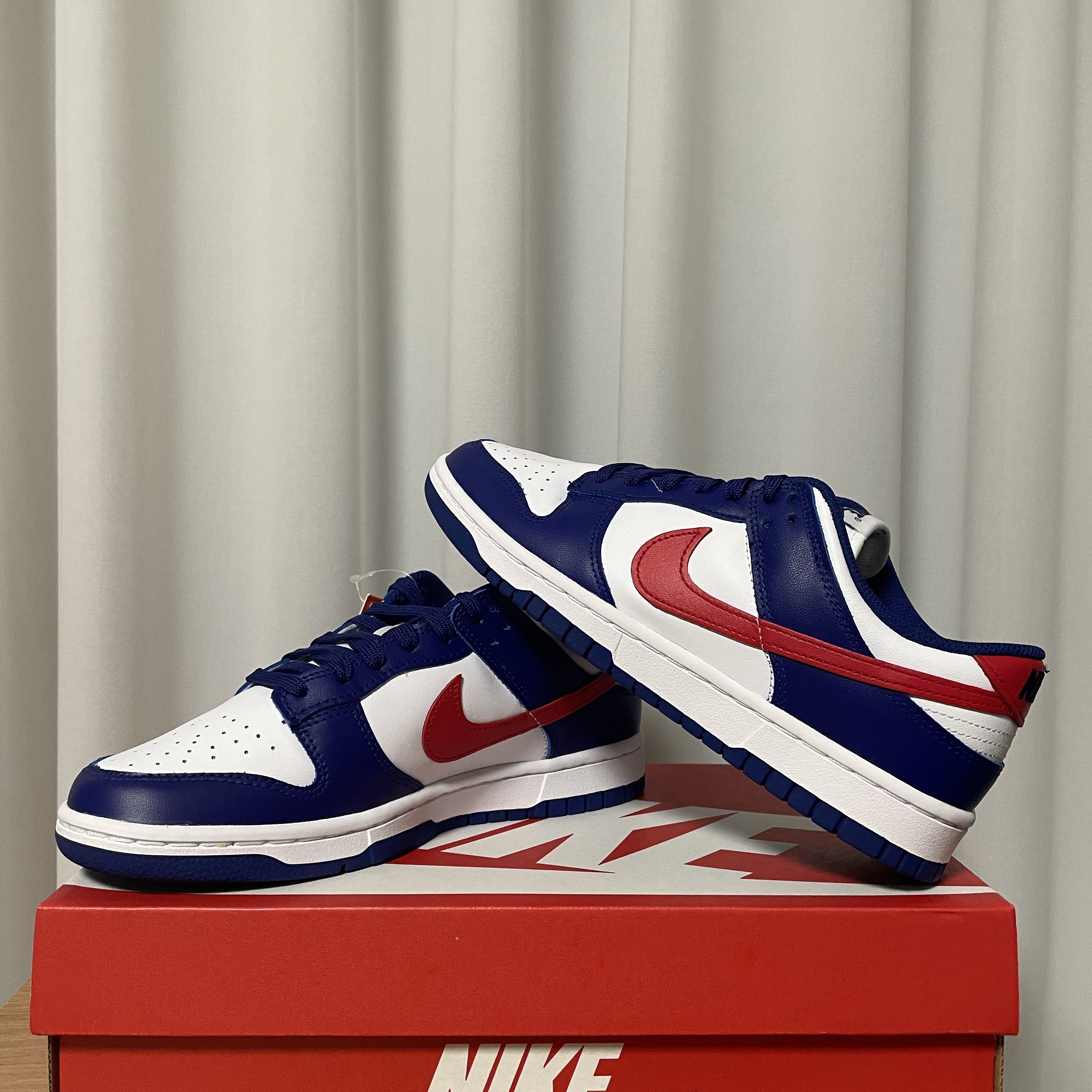 (W) Nike Dunk Low White and University Red 착용 스타일