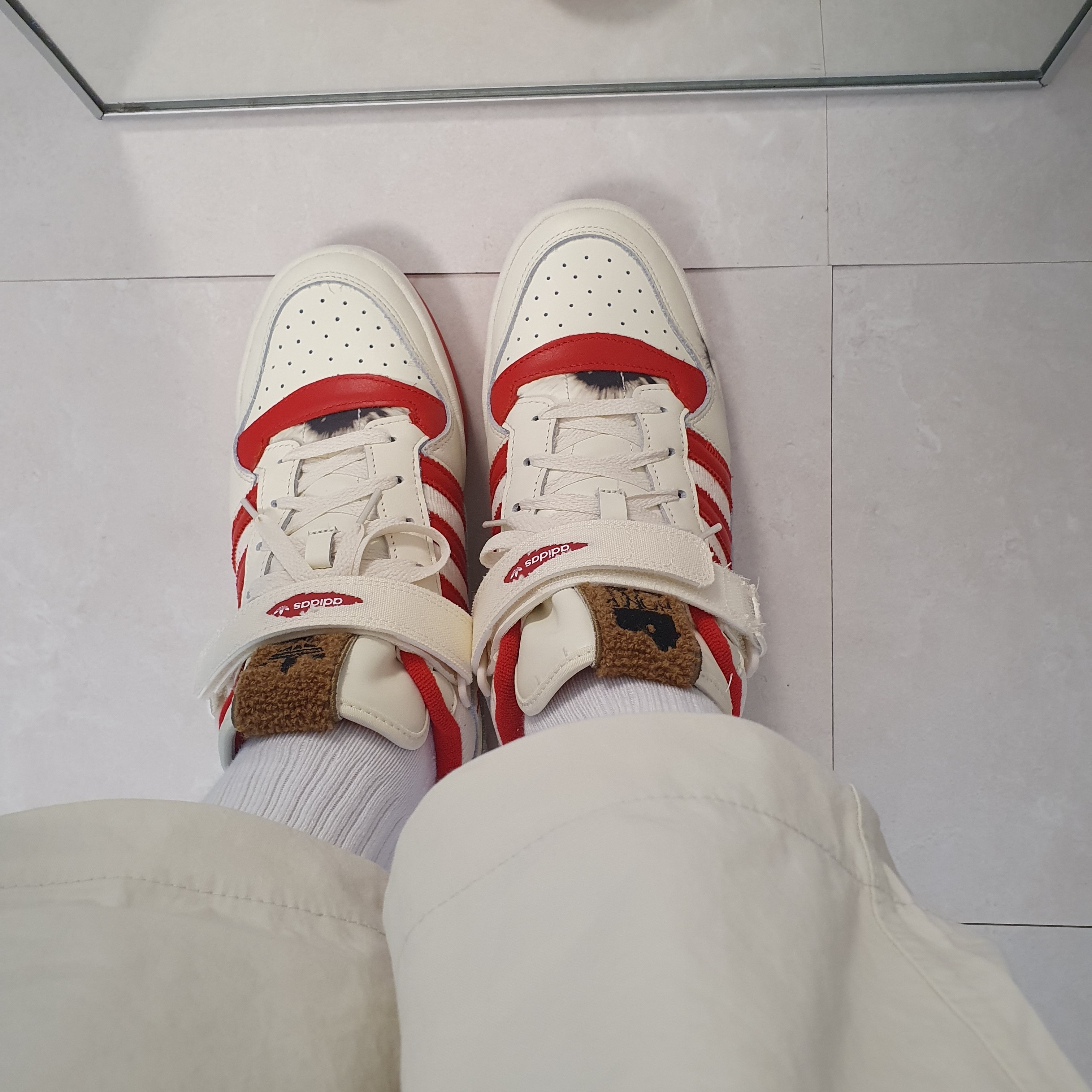 Adidas Forum Low Home Alone 착용 스타일 - 2