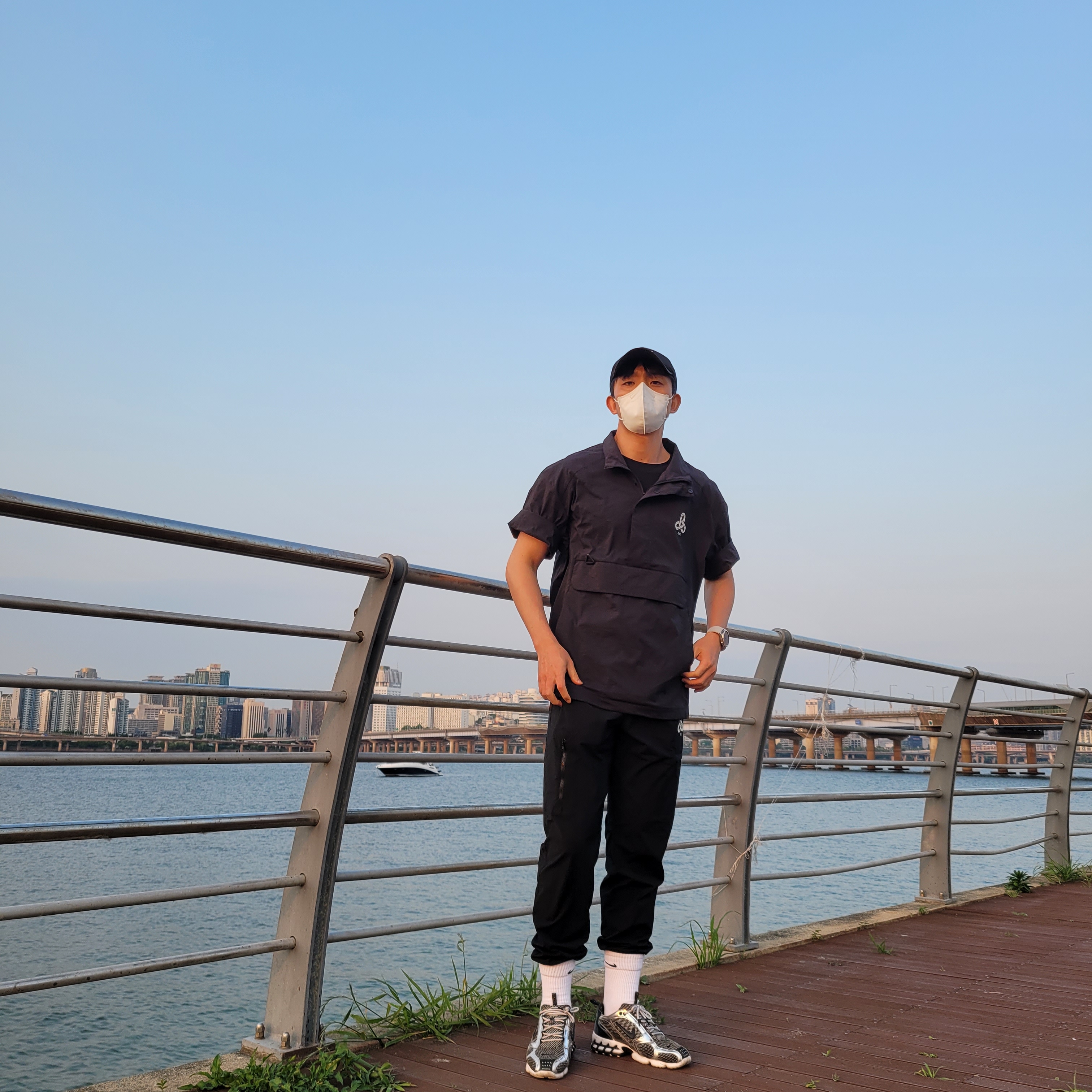 Nike x Stussy Air Zoom Spiridon Cage 2 Pure Platinum, Nike NSW Trend Woven Jacket Light Iron Ore - Asia 착용 스타일 - 1