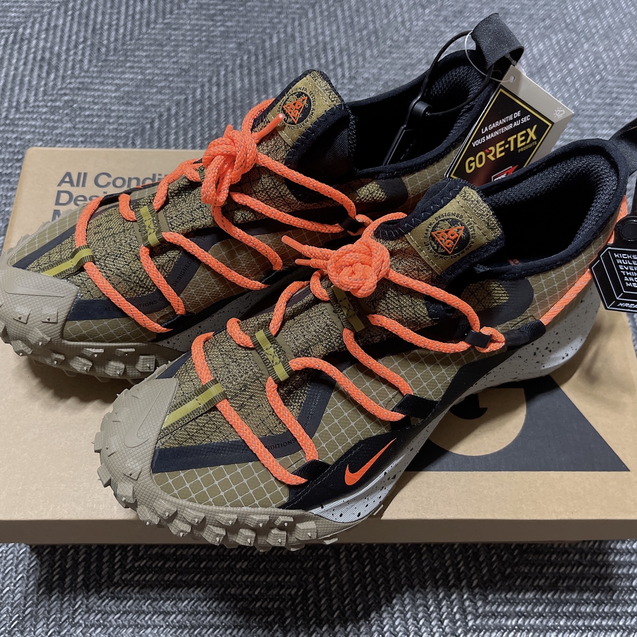 Nike ACG Mountain Fly Low Gore-Tex SE Hazel Rush 착용 스타일 - 1