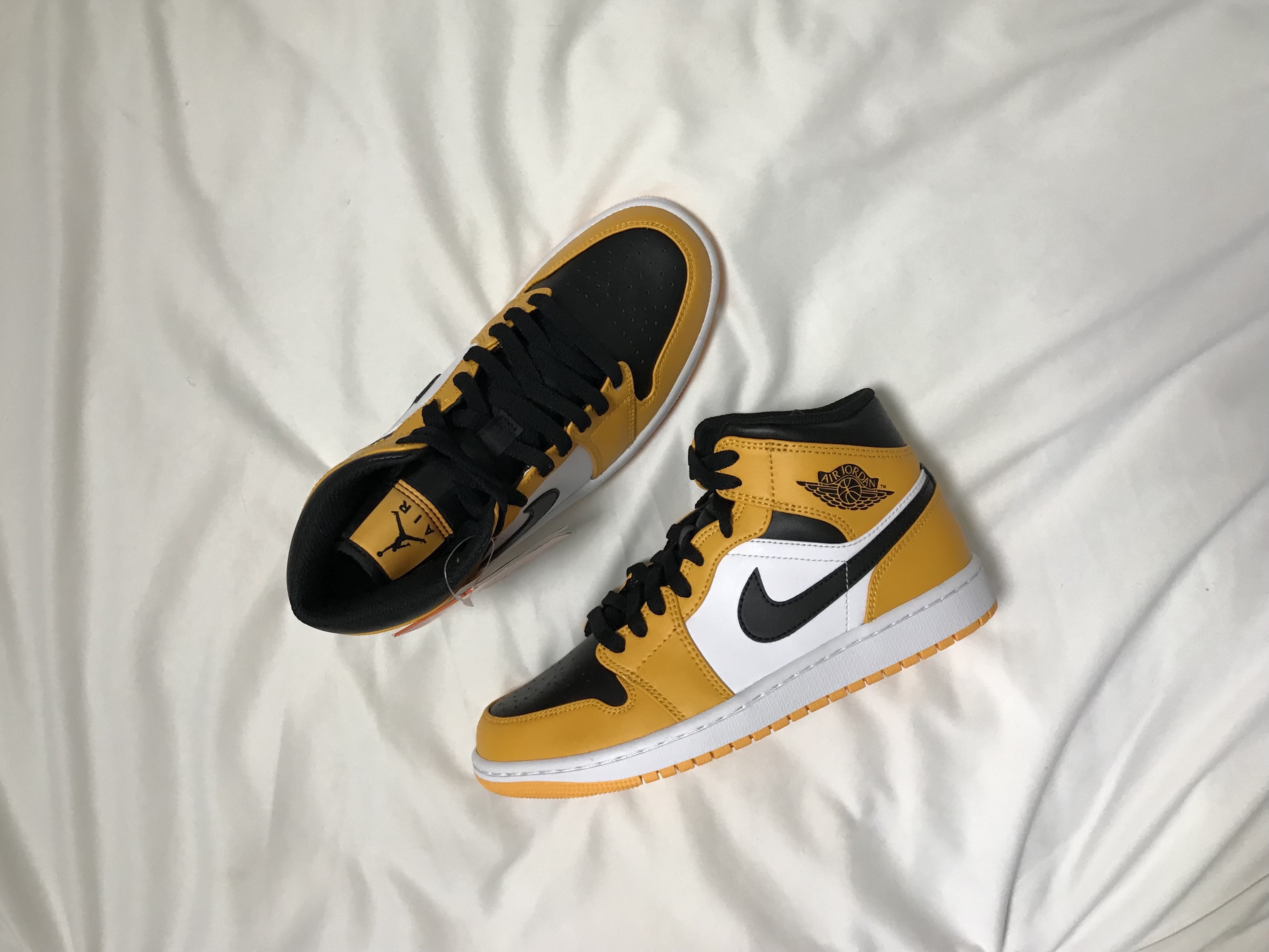 Jordan 1 Mid Taxi 착용 스타일 - 1