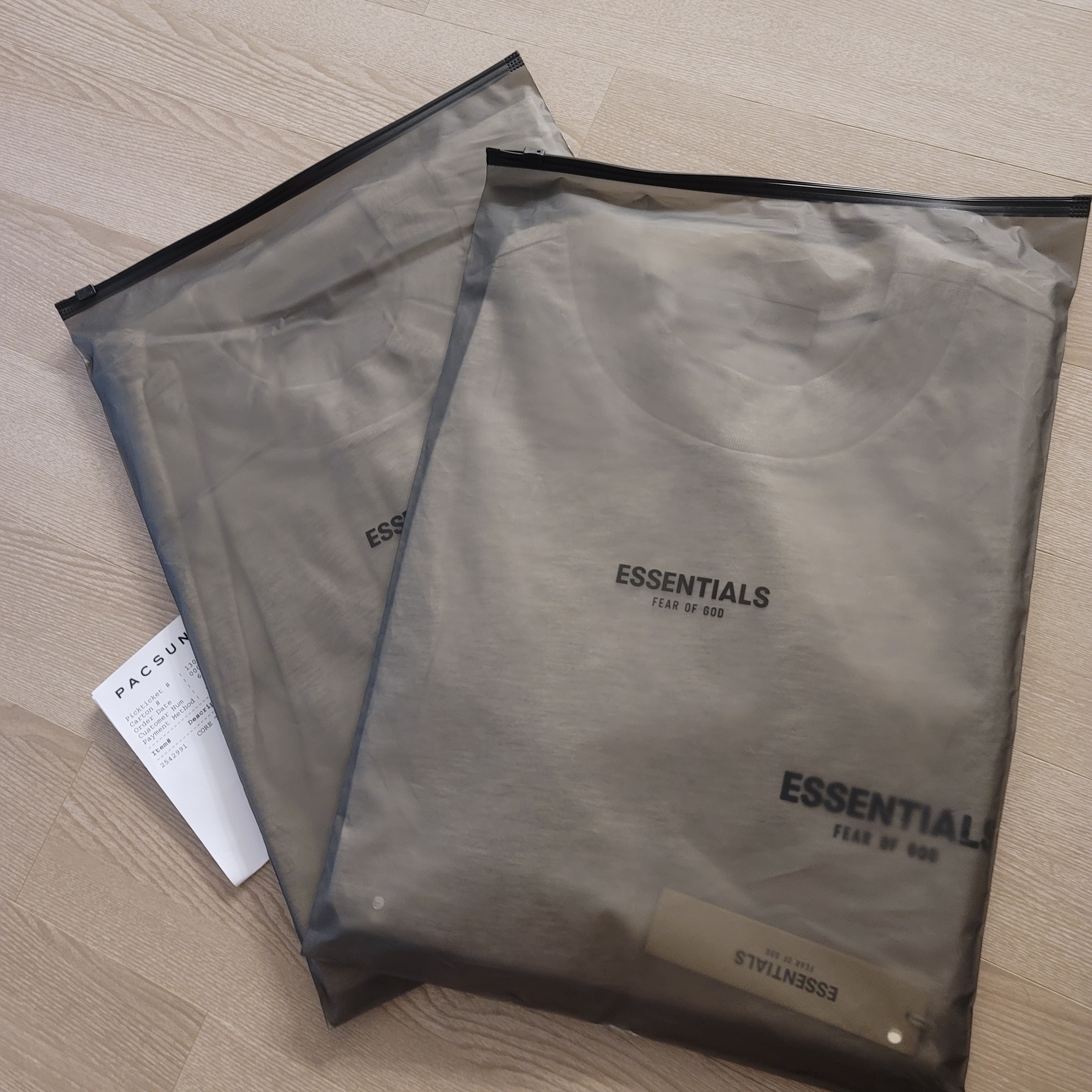 Essentials The Core Collection T-Shirt Light Oatmeal 착용 스타일