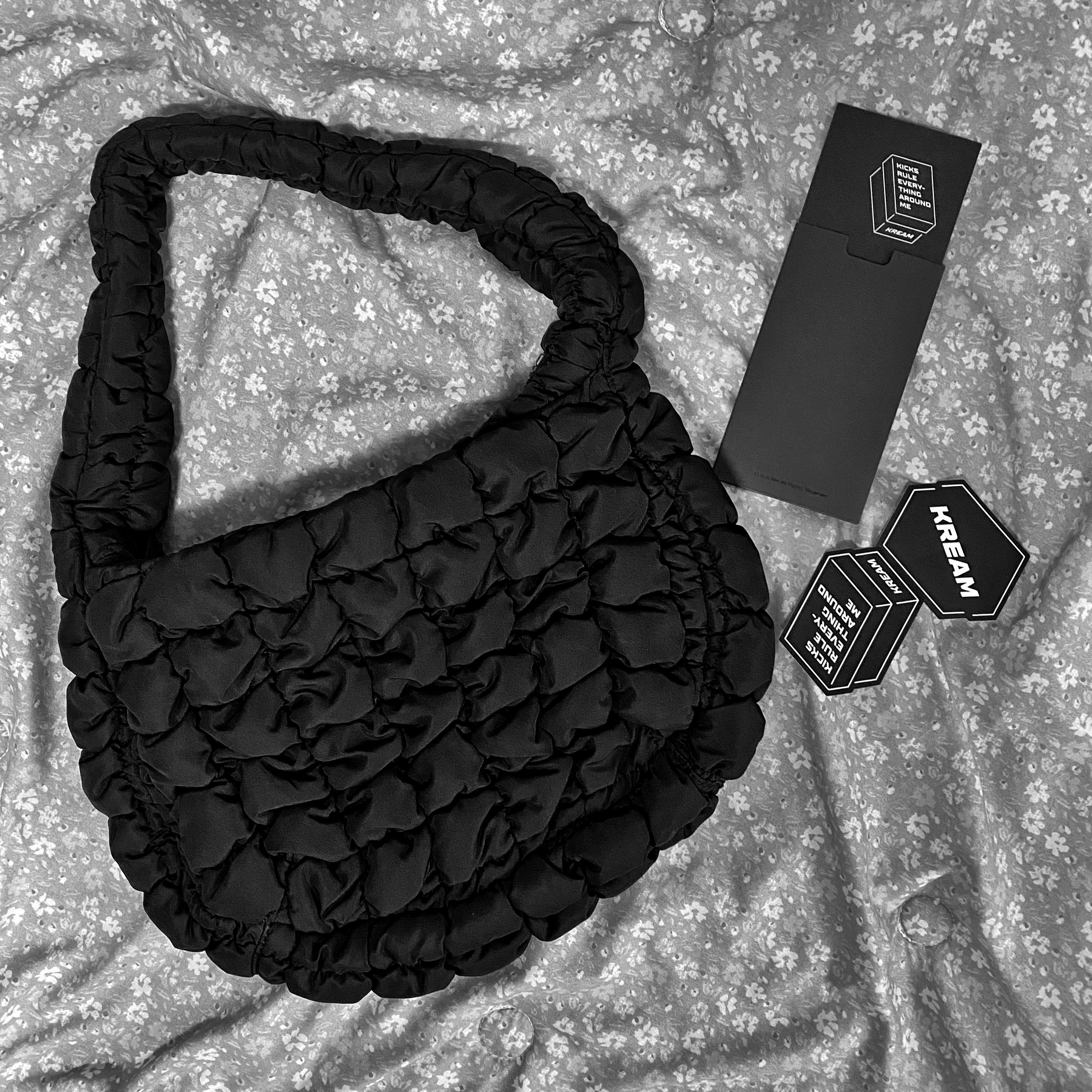 COS Quilted Mini Bag Black 착용 스타일