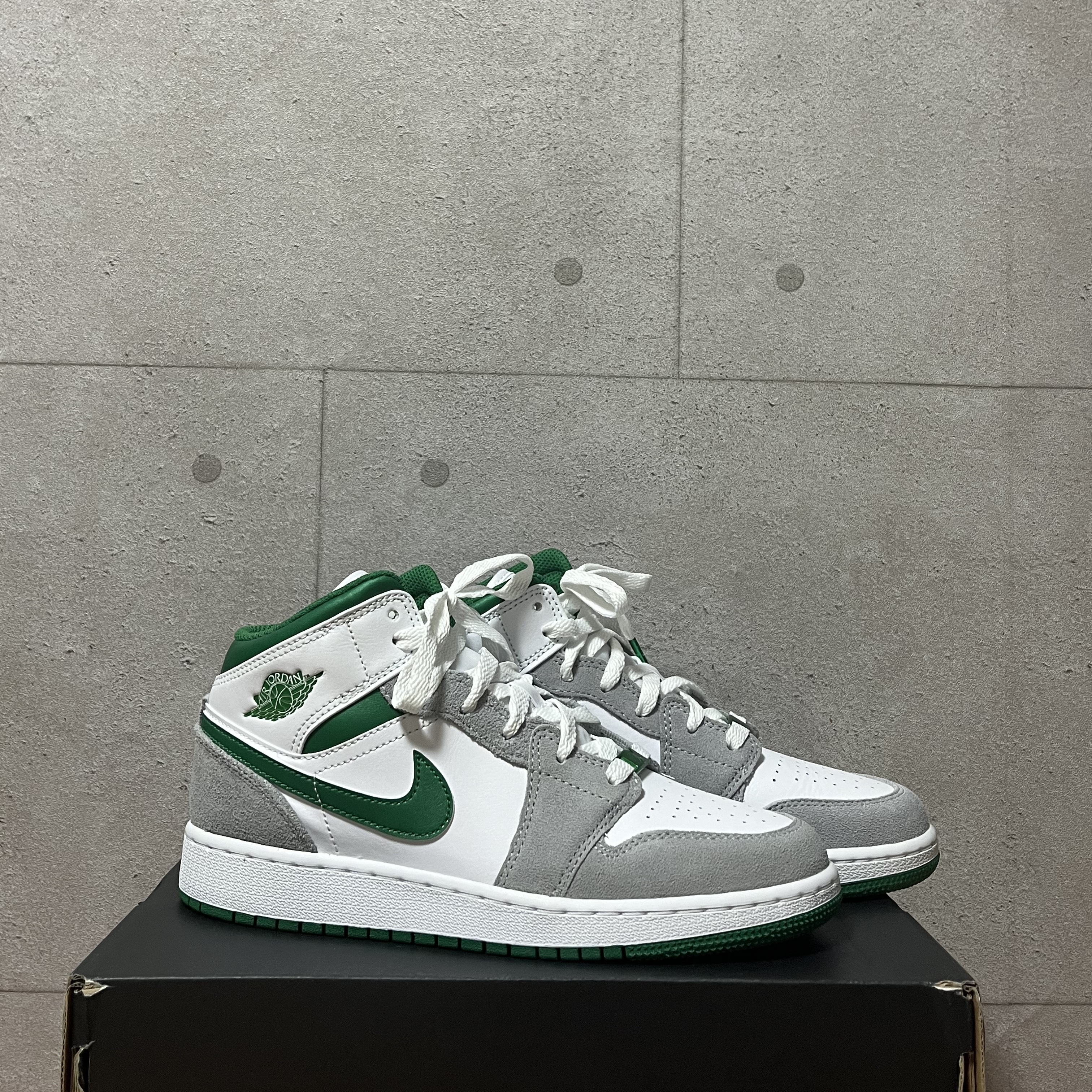 (GS) Jordan 1 Mid SE Pine Green Light Smoke Grey 착용 스타일