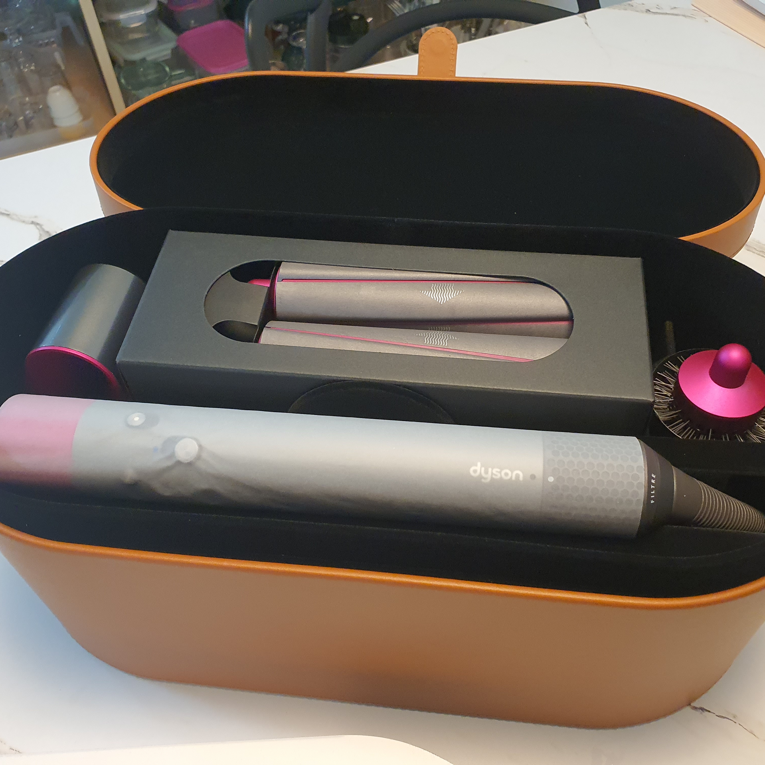 Dyson Airwrap Styler Complete Long Nickel Fuchsia (Korean Ver.) 착용 스타일 - 3