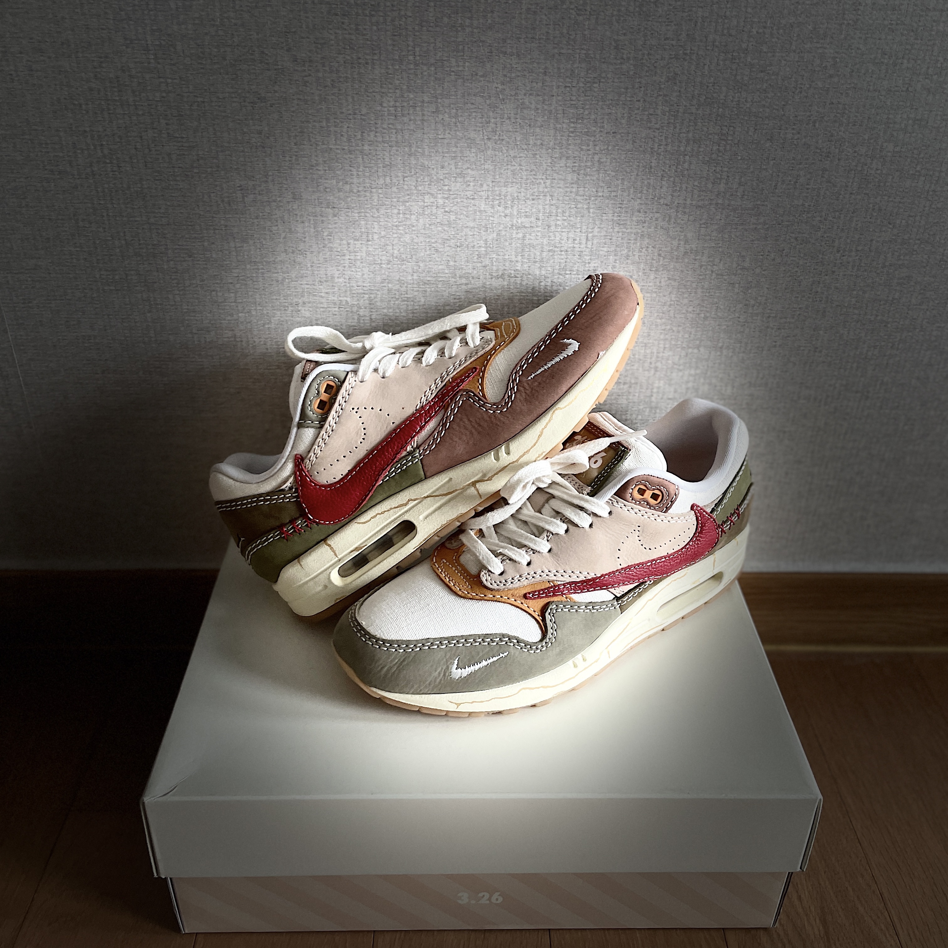 (W) Nike Air Max 1 Premium Wabisabi 착용 스타일 - 2