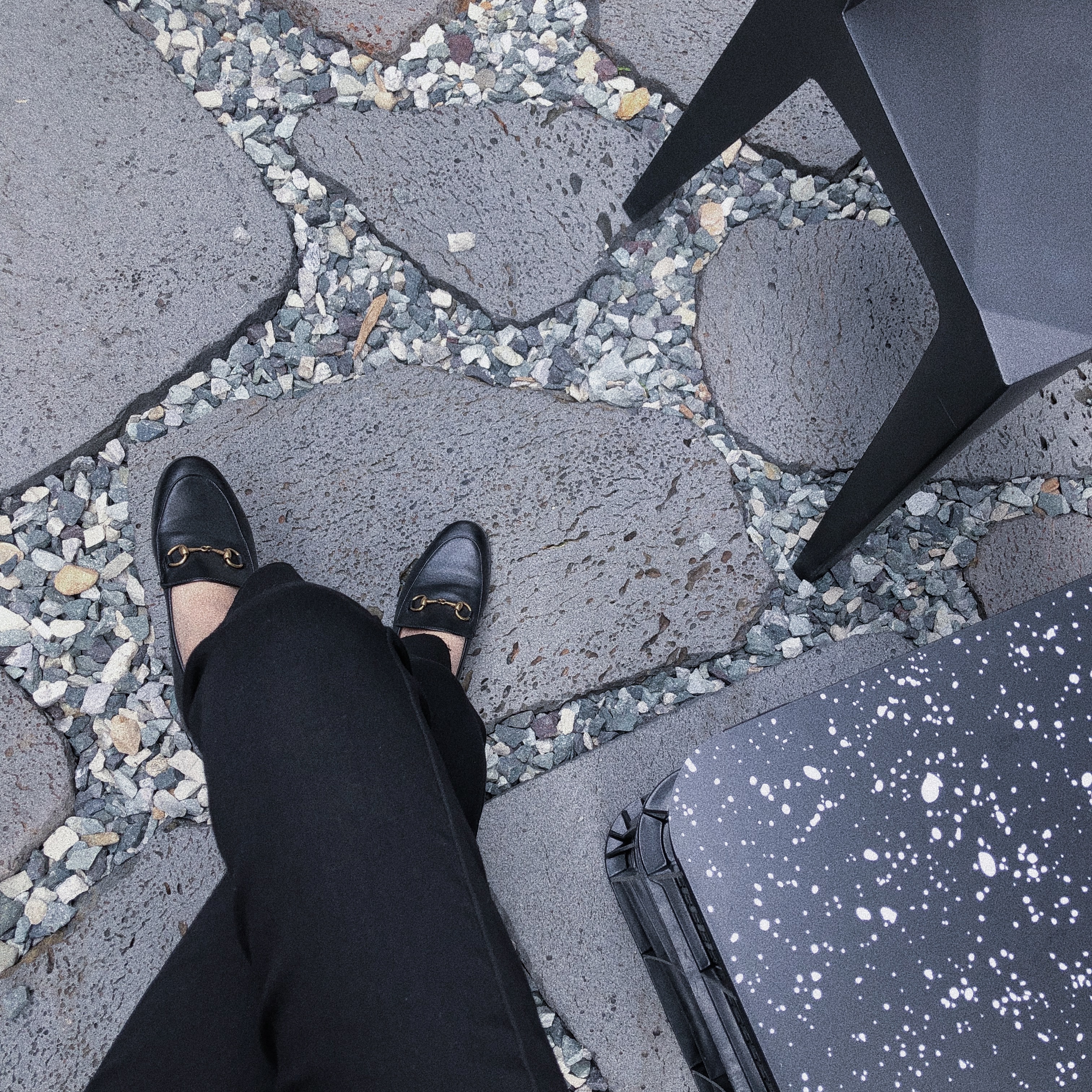 (W) Gucci Jordaan Leather Loafers Black 착용 스타일