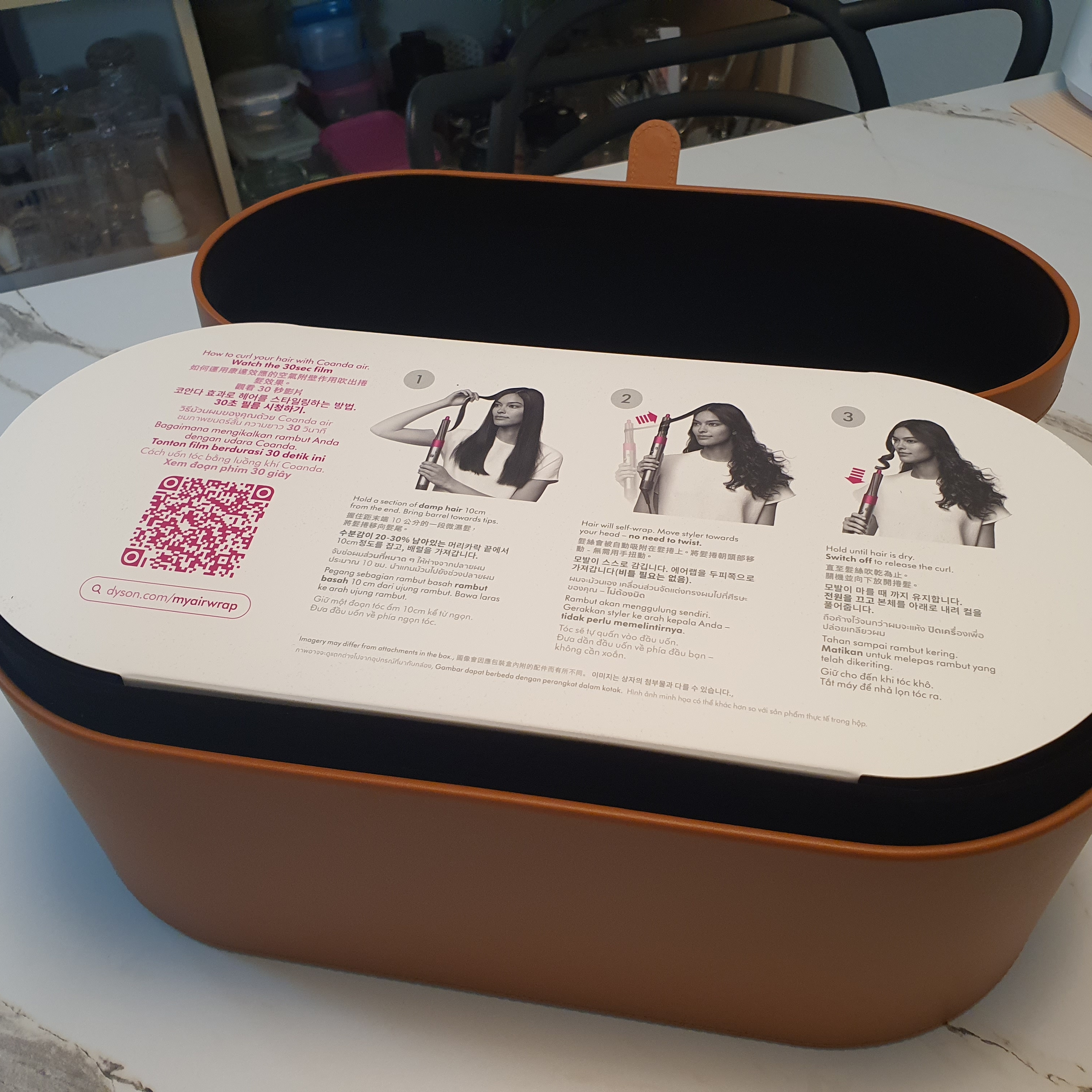 Dyson Airwrap Styler Complete Long Nickel Fuchsia (Korean Ver.) 착용 스타일 - 2