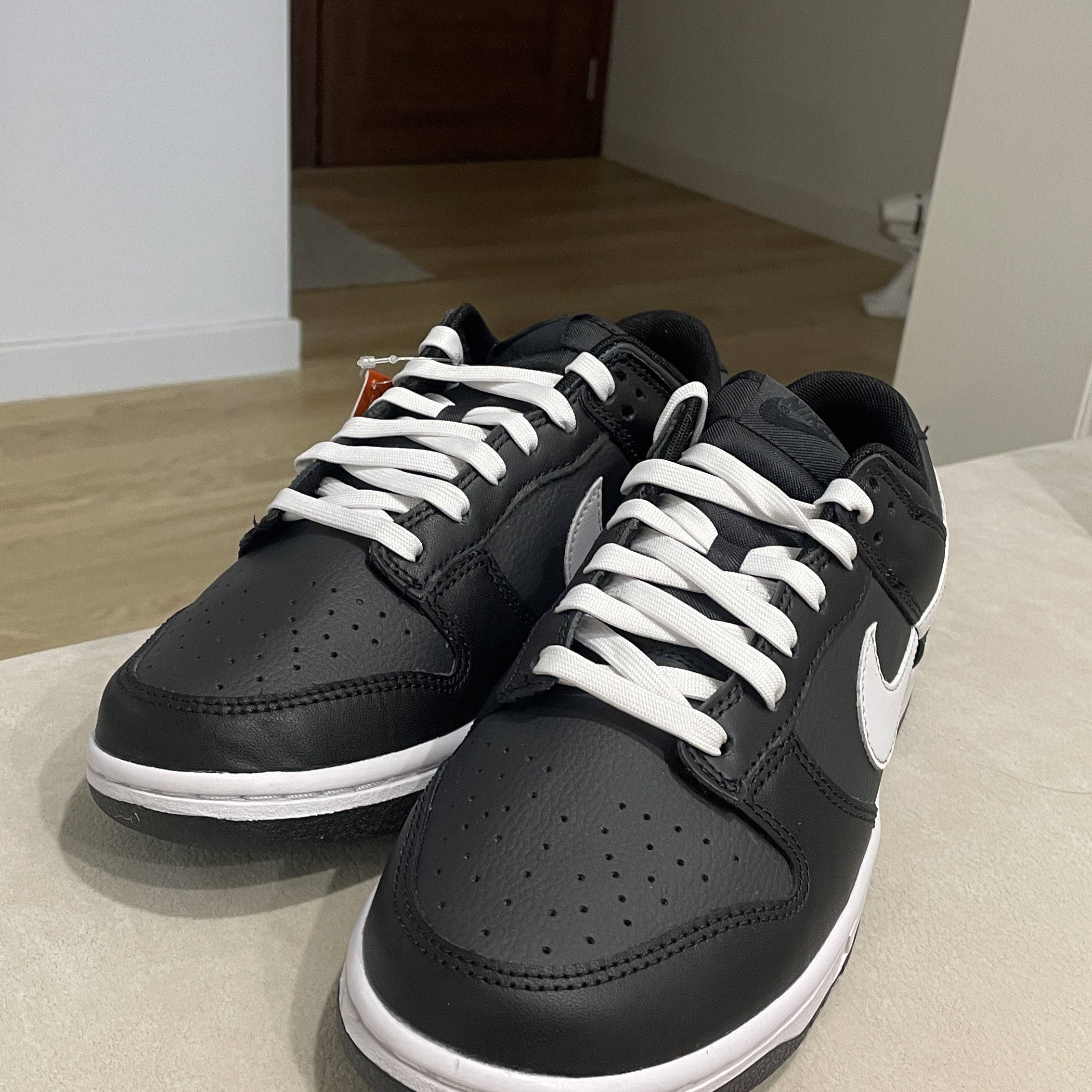 Nike Dunk Low Retro Black White 착용 스타일 - 1