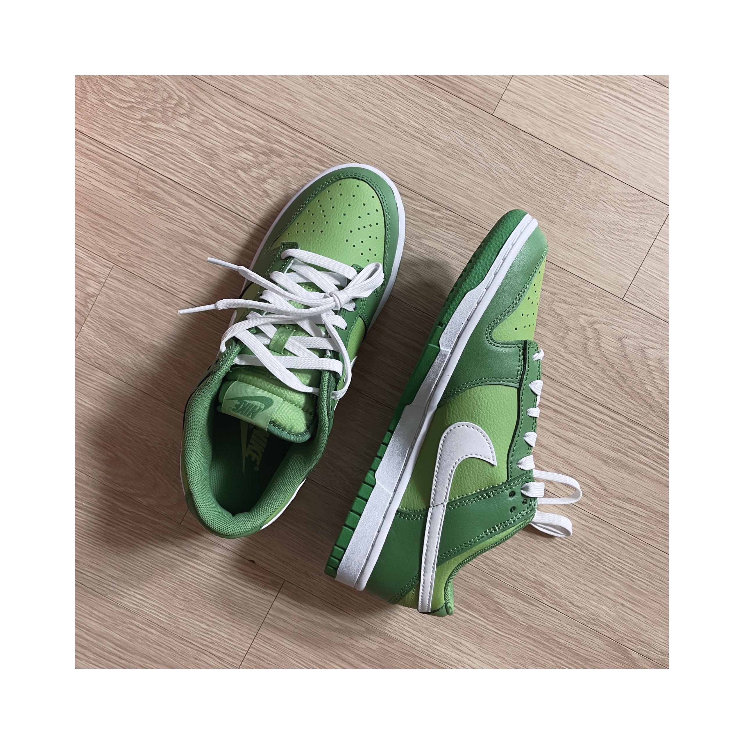 Nike Dunk Low Retro Vivid Green, (GS) Nike Dunk Low Vivid Green 착용 스타일 - 1