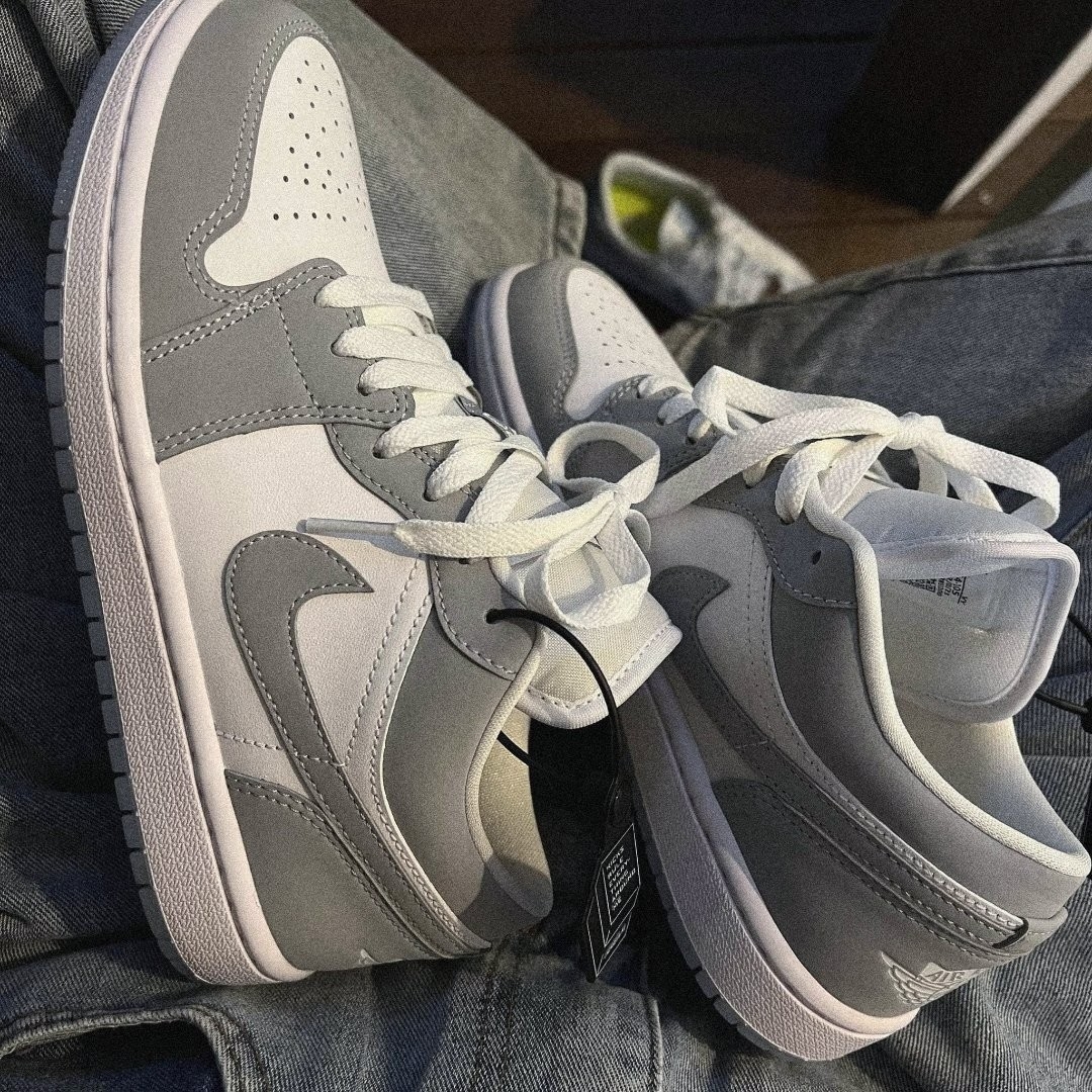 (W) Jordan 1 Low White Wolf Grey 착용 스타일 - 2