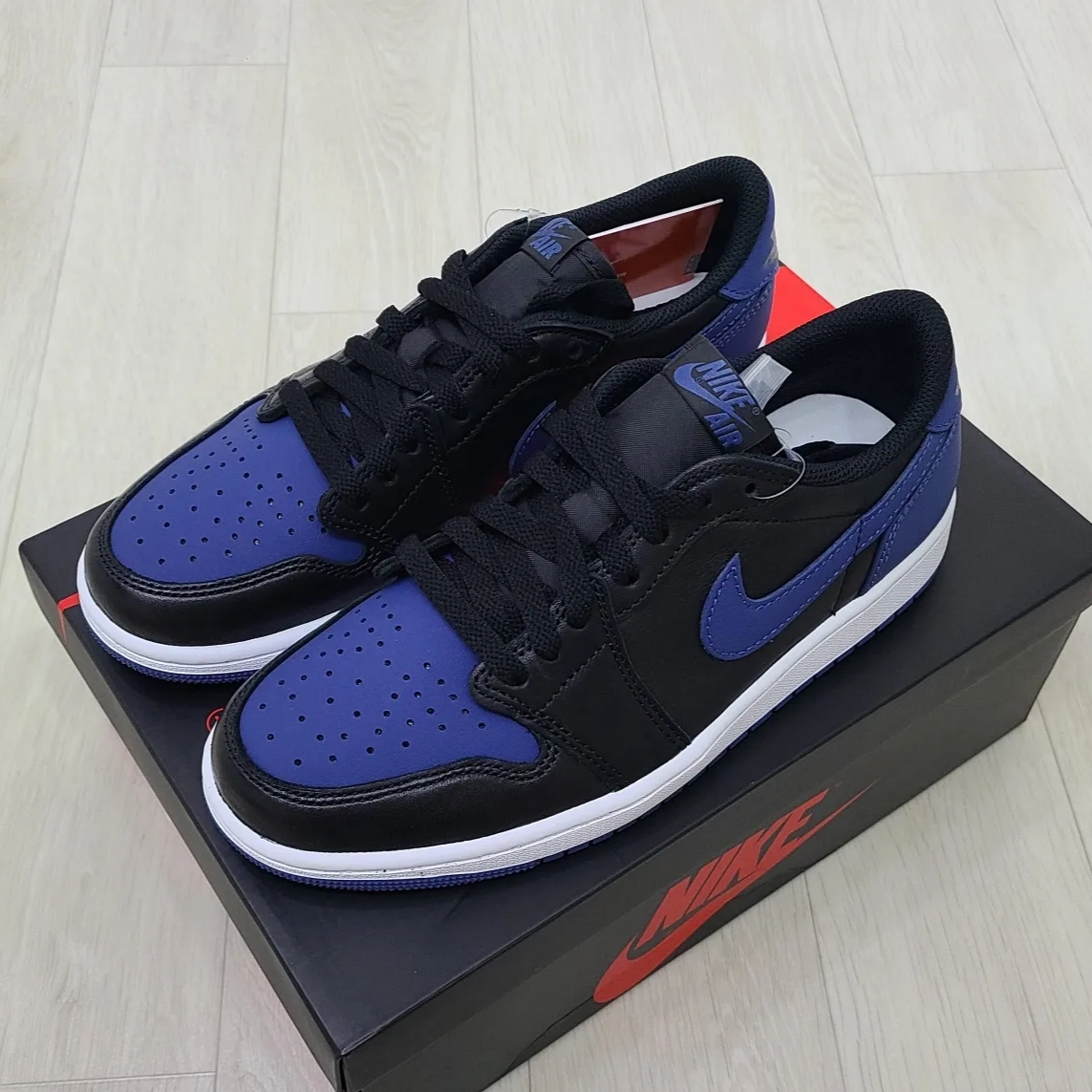 Jordan 1 Retro Low OG Mystic Navy 착용 스타일 - 2