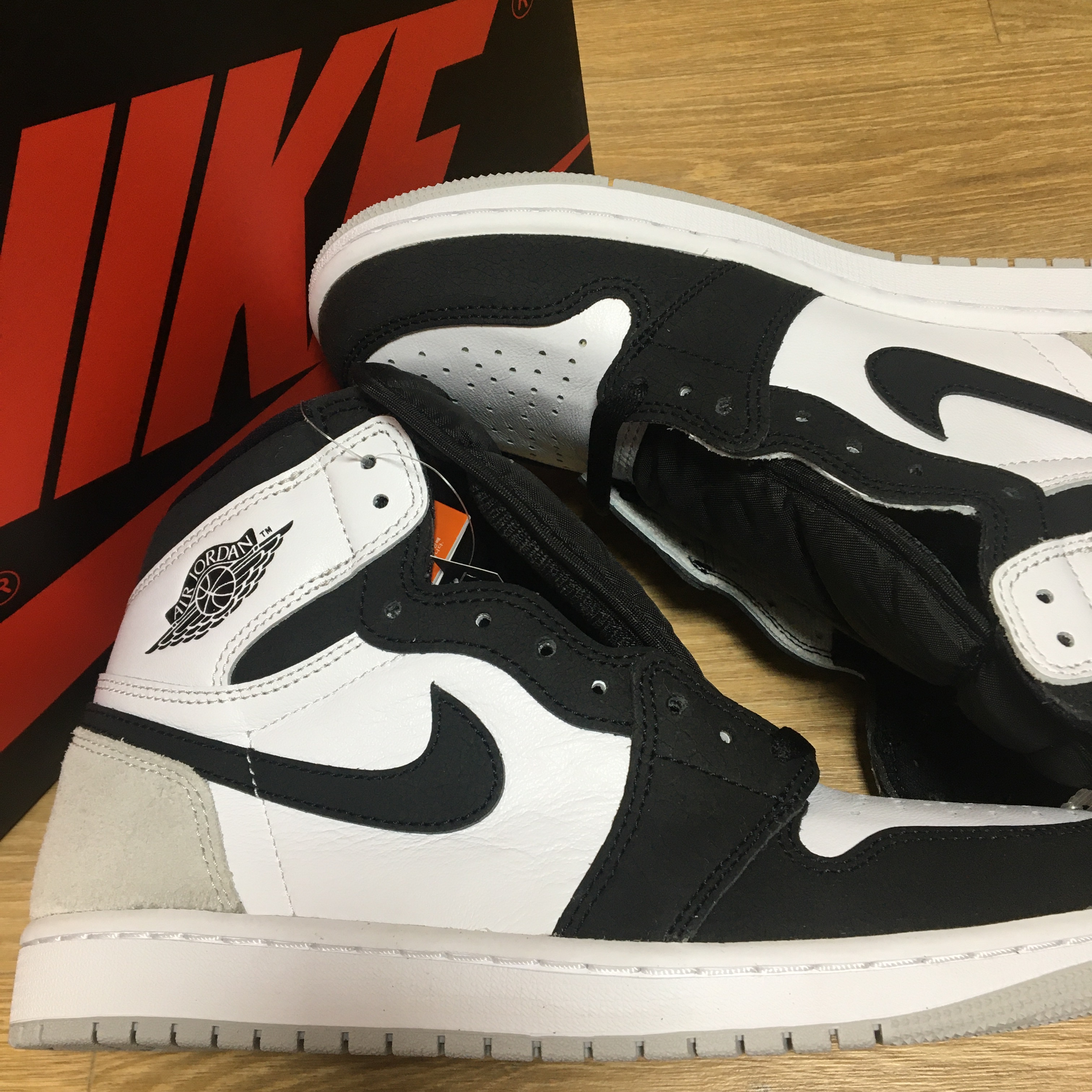 Jordan 1 Retro High OG Bleached Coral 착용 스타일 - 3