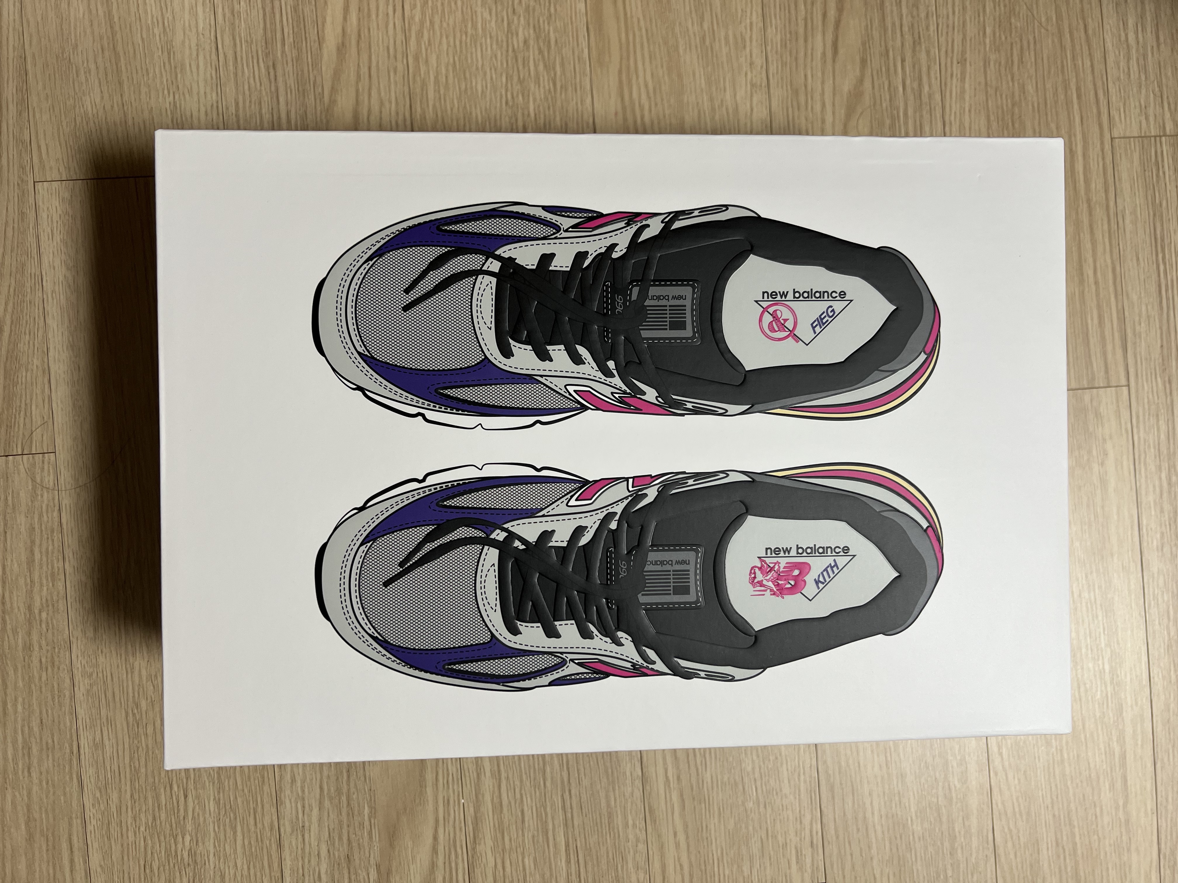 New Balance x Kith x United Arrows & Sons 990v4 Made in USA Grey Pink 착용 스타일 - 3