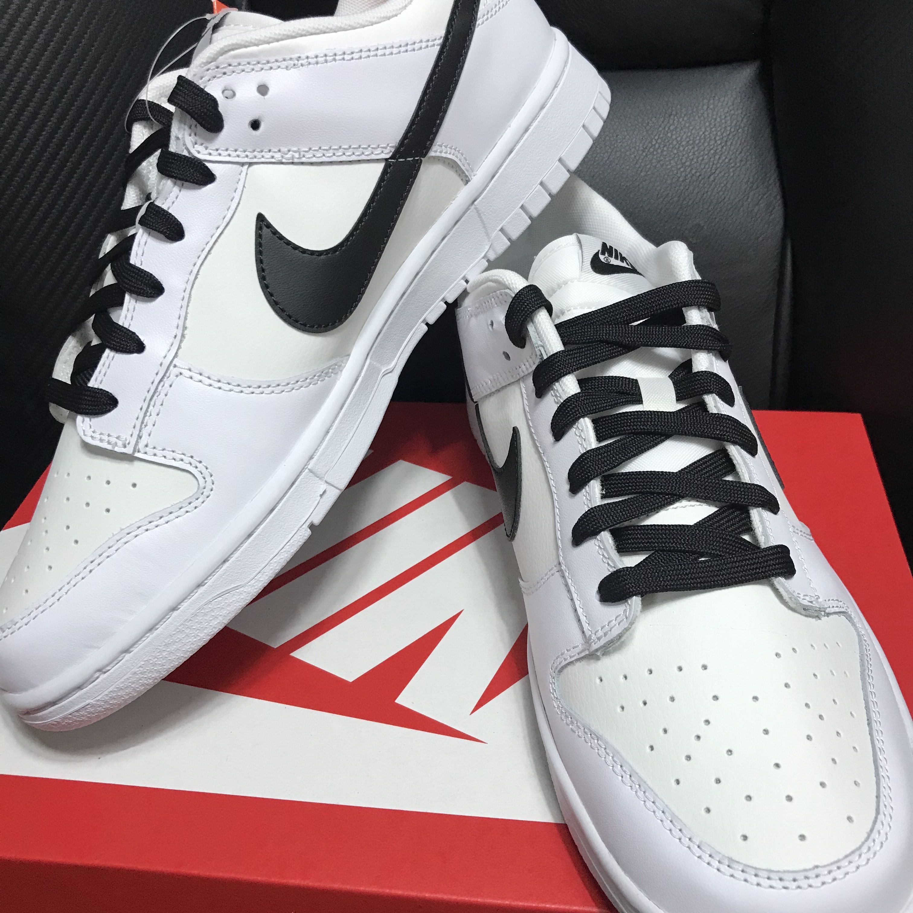 Nike Dunk Low Retro Summit White 착용 스타일 - 1