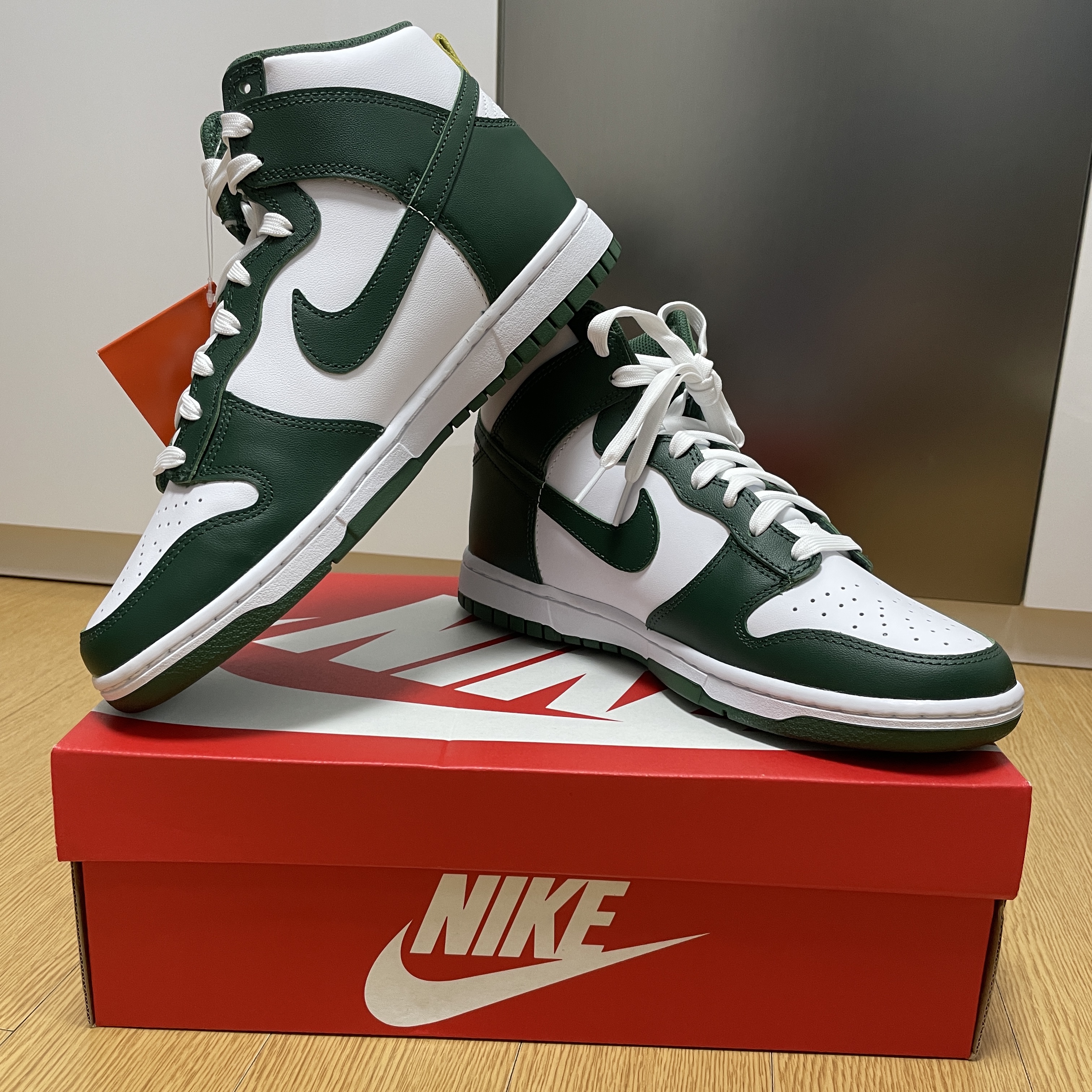 Nike Dunk High Retro Noble Green 착용 스타일