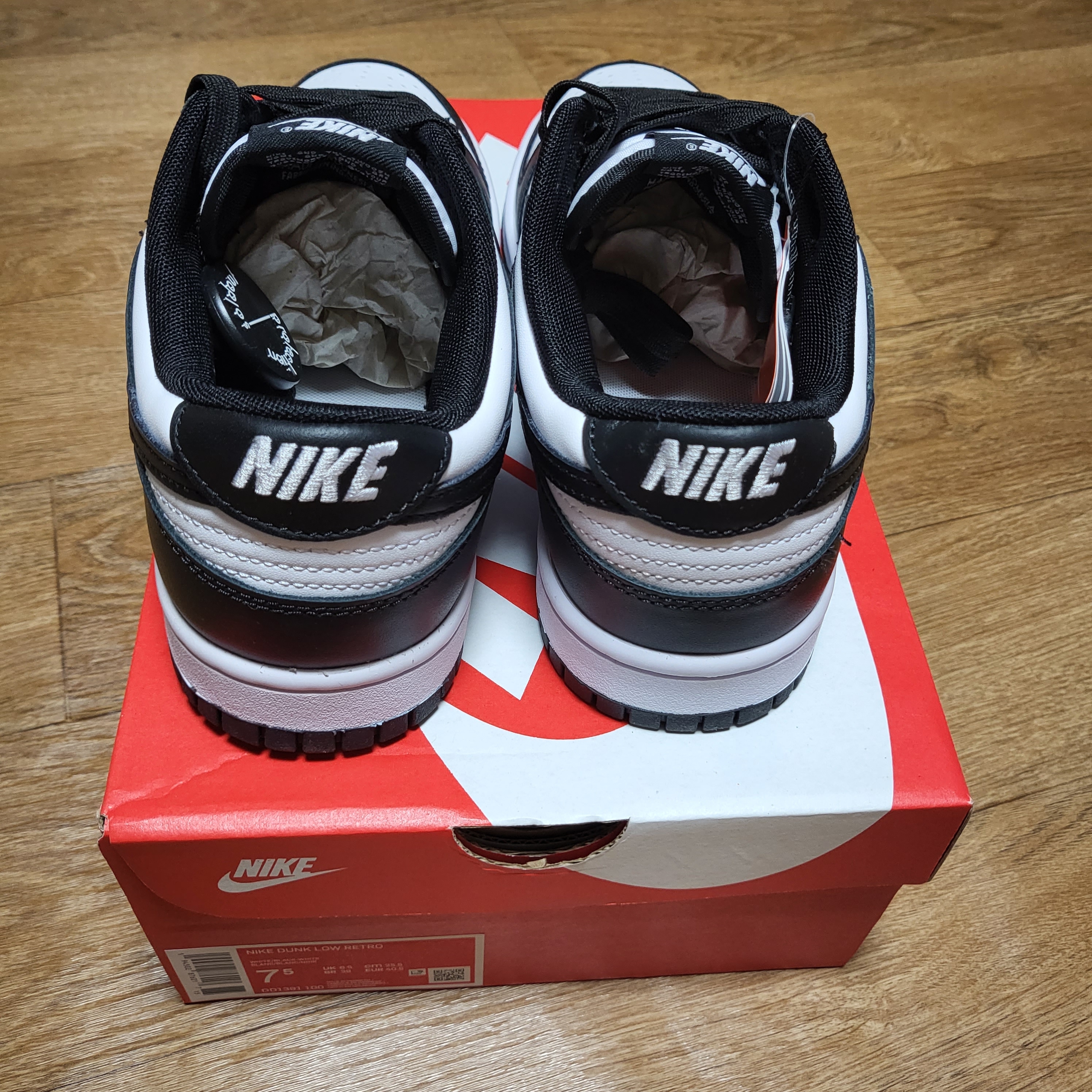 Nike Dunk Low Retro Black 착용 스타일 - 4