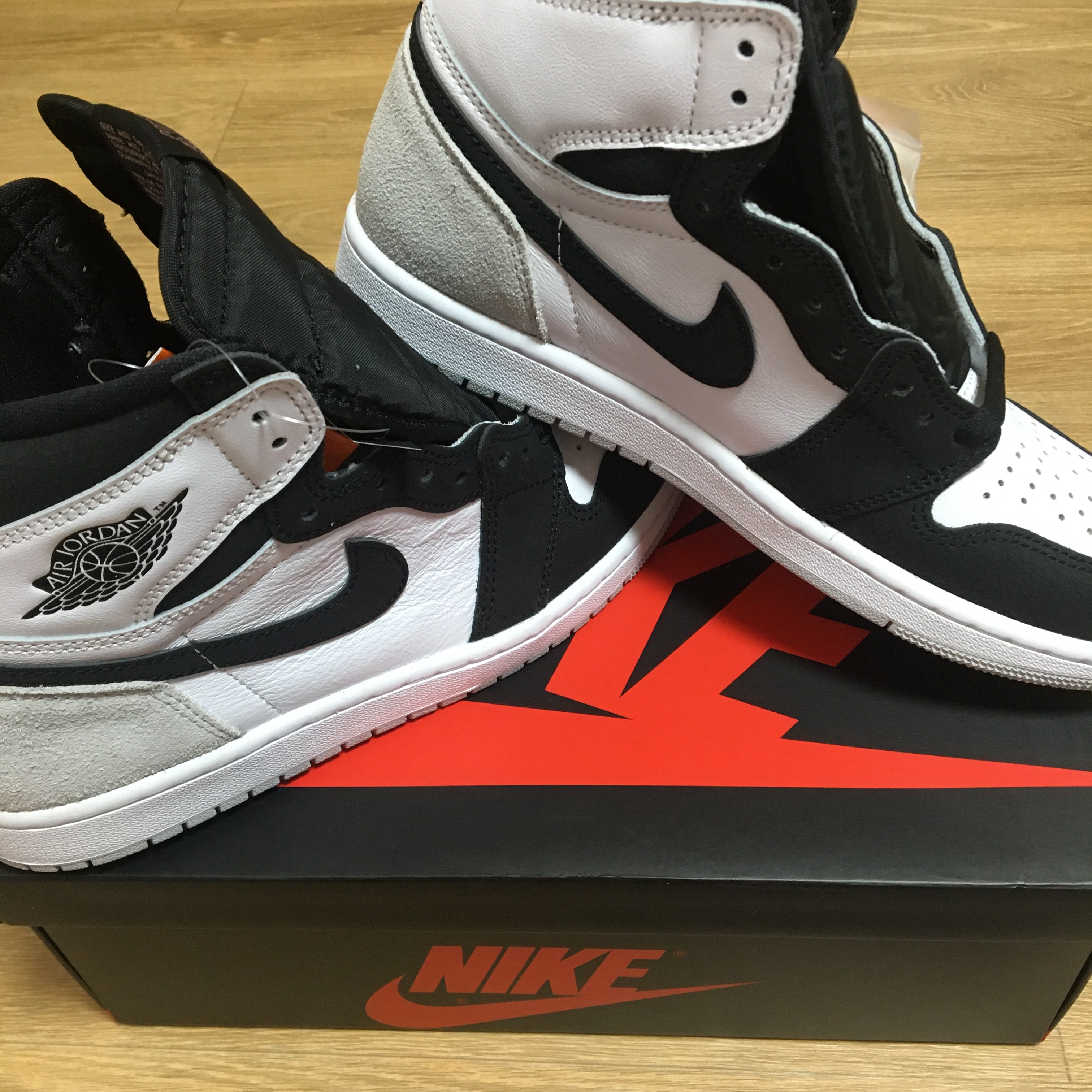 Jordan 1 Retro High OG Bleached Coral 착용 스타일 - 1
