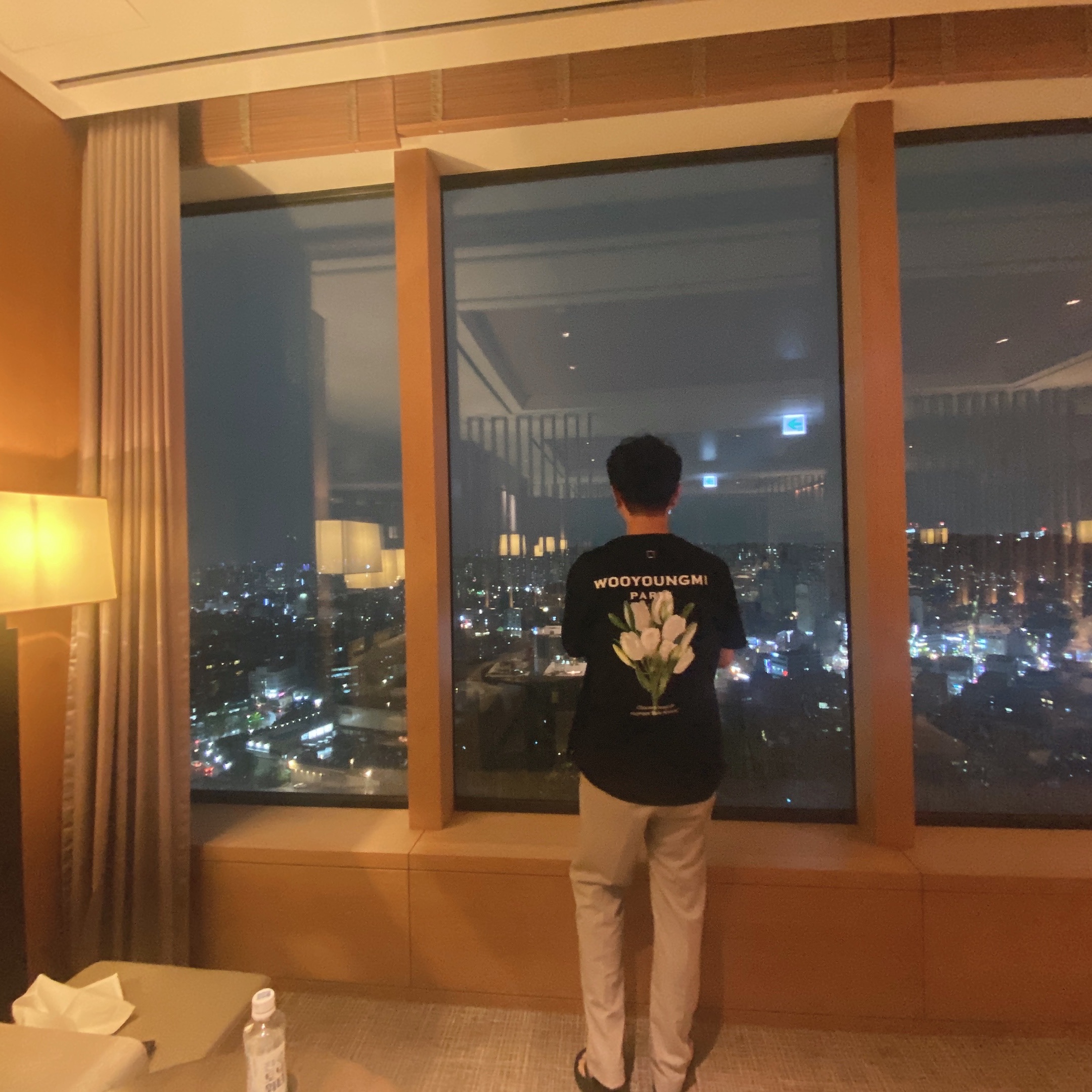 Wooyoungmi Flower Print Back Logo T-Shirt Black - 22SS 착용 스타일