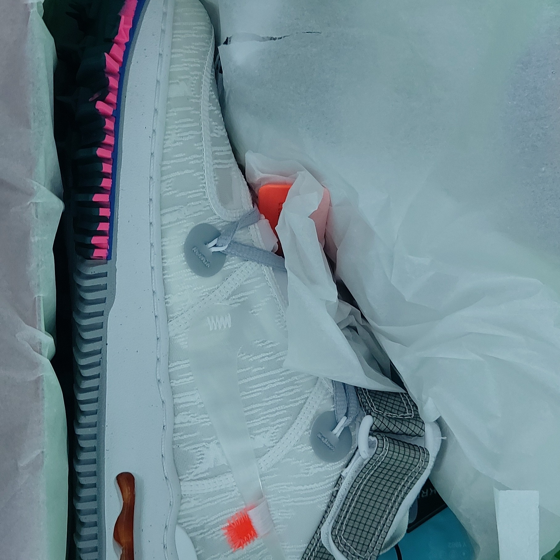 Nike x Off-White Air Force 1 Mid SP White, Nike x Sacai LDWaffle Black 착용 스타일 - 4