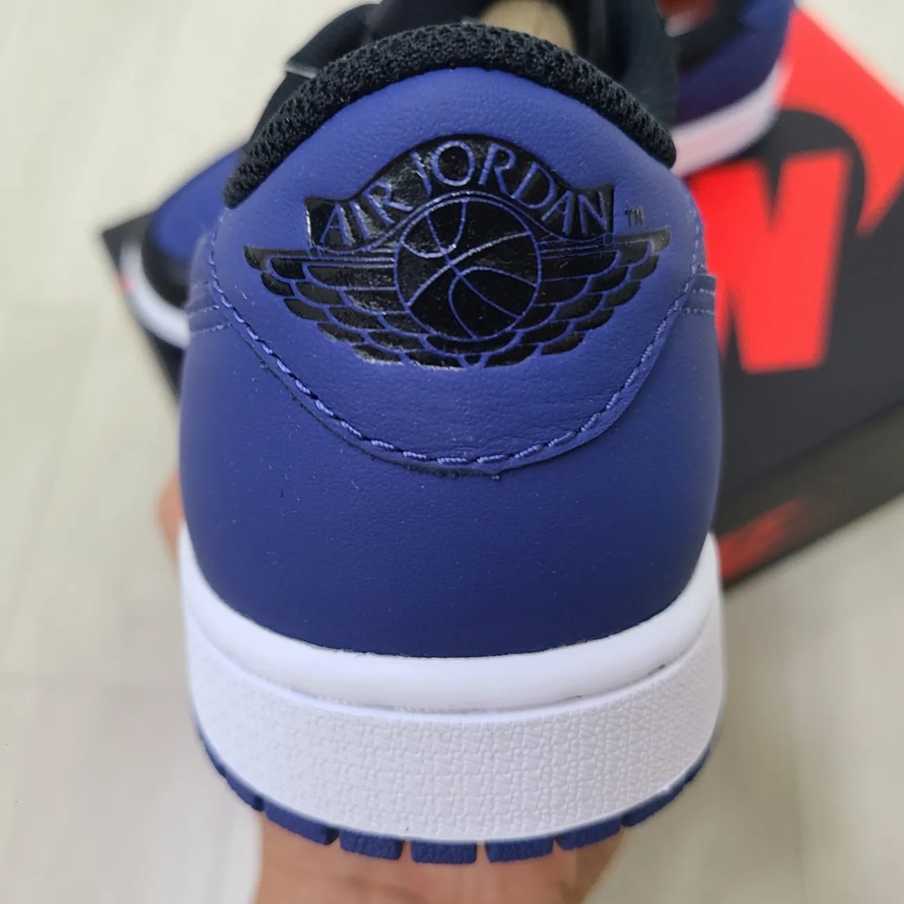Jordan 1 Retro Low OG Mystic Navy 착용 스타일 - 3