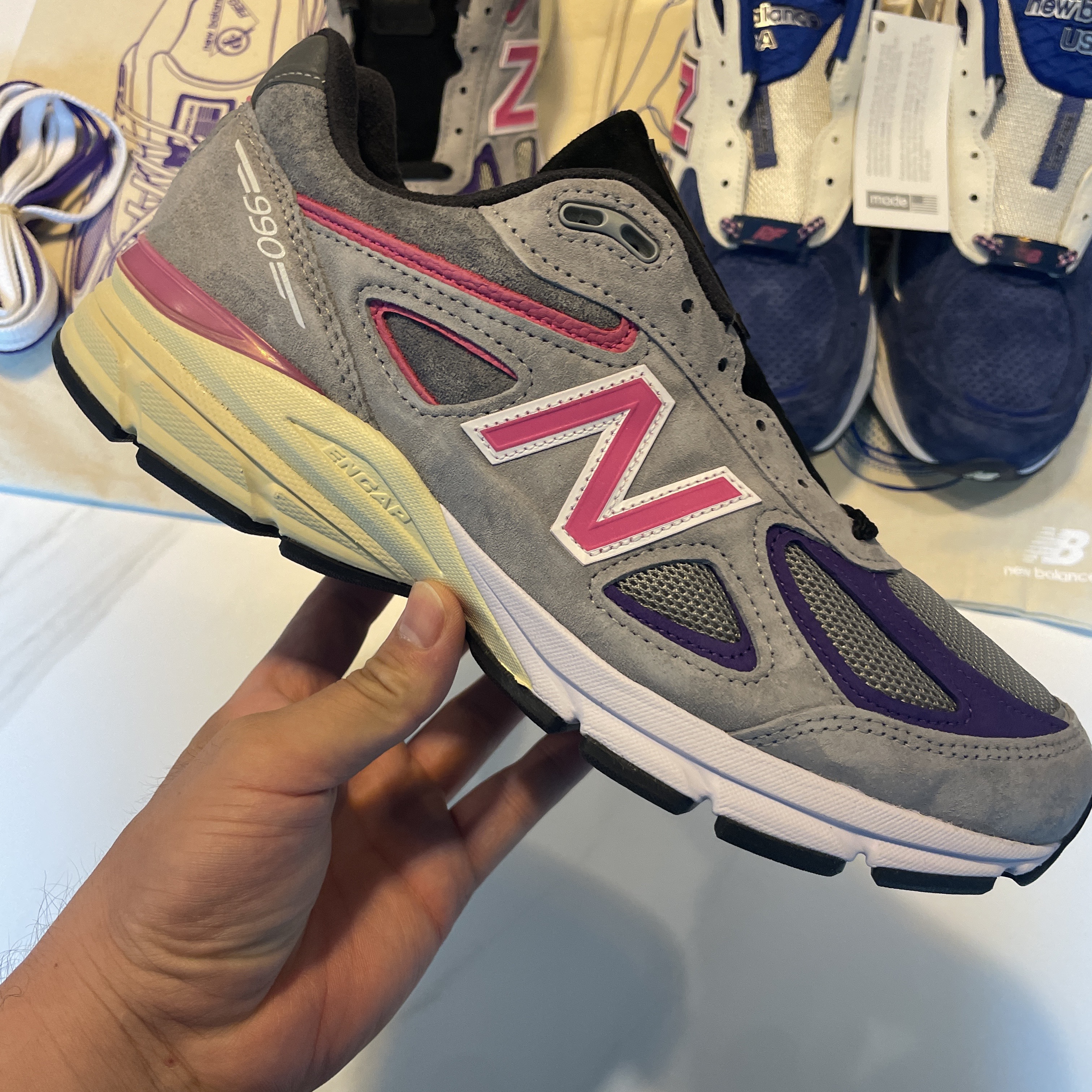 New Balance x Kith x United Arrows & Sons 990v4 Made in USA Grey Pink, New Balance x Kith 990v3 Made in USA Daytona 착용 스타일 - 4
