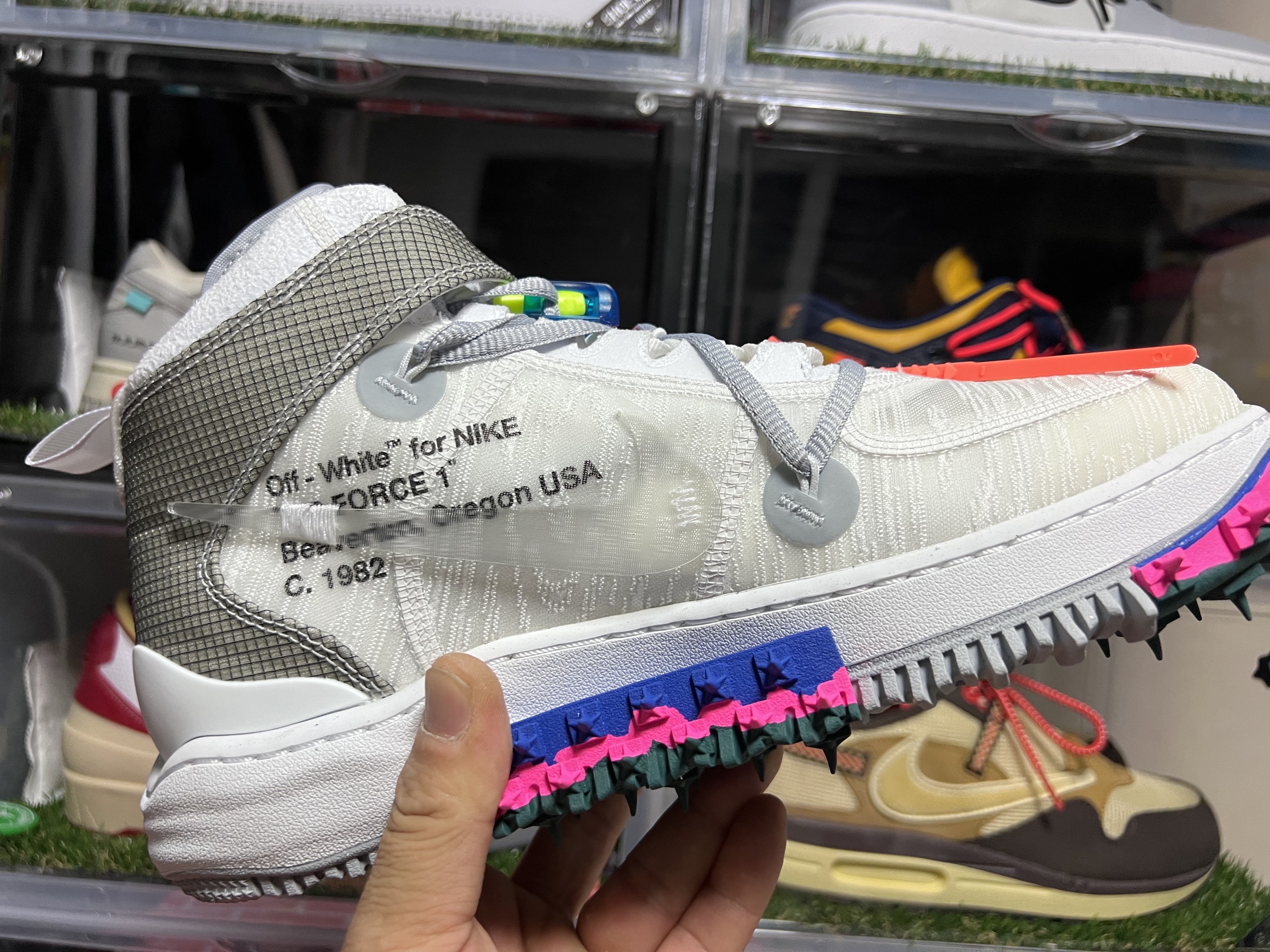 Nike x Off-White Air Force 1 Mid SP White 착용 스타일 - 2
