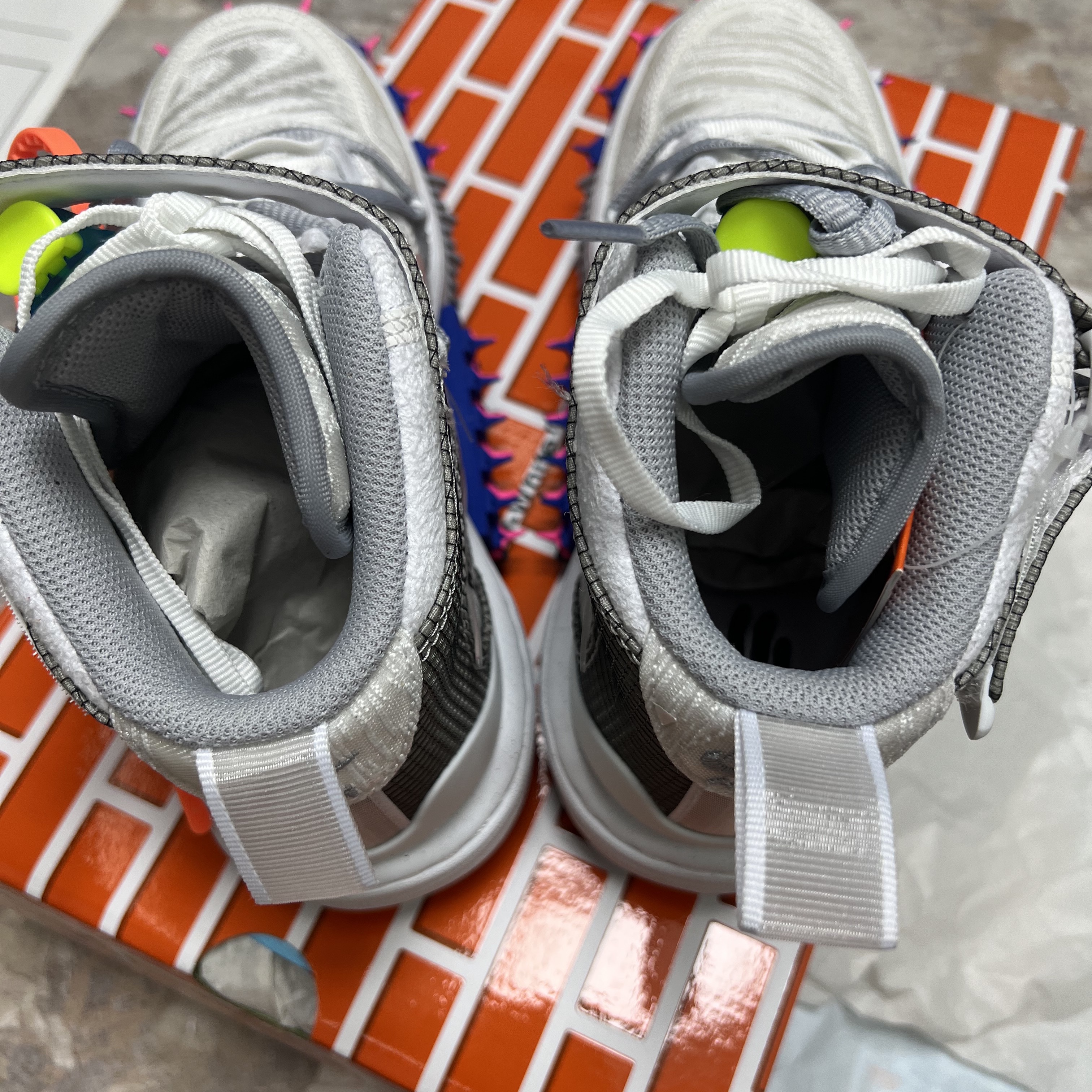 Nike x Off-White Air Force 1 Mid SP White 착용 스타일 - 1
