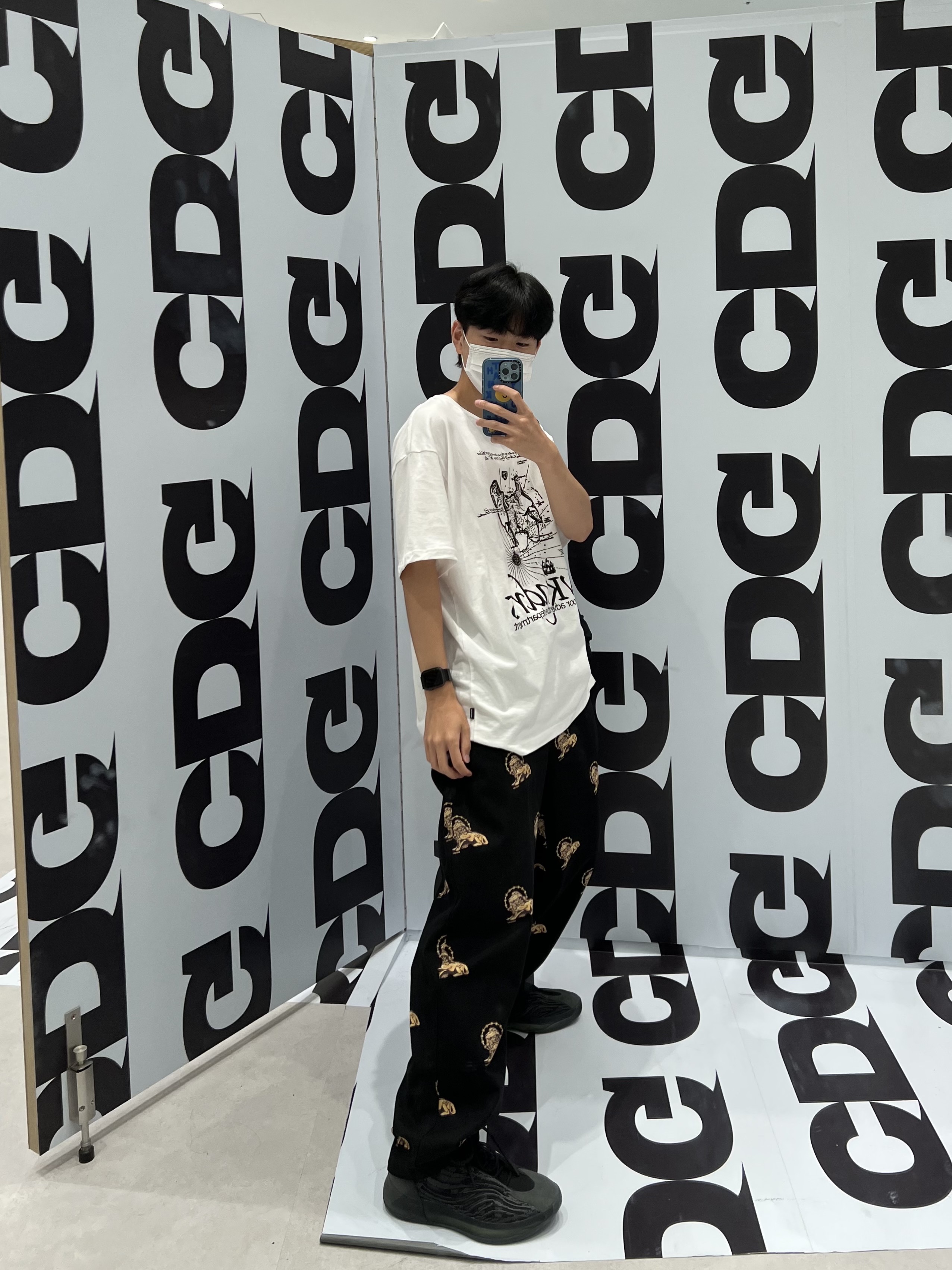 Adidas Yeezy QNTM Onyx 착용 스타일 - 3